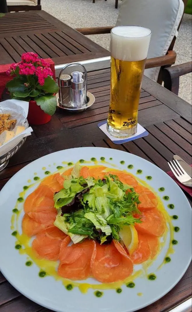 Restaurant/places to eat in Hotel Batzenhäusl