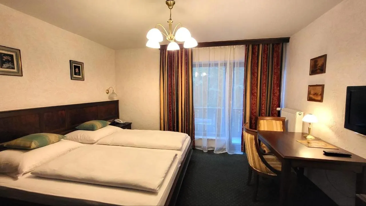 Photo of the whole room in Hotel Batzenhäusl