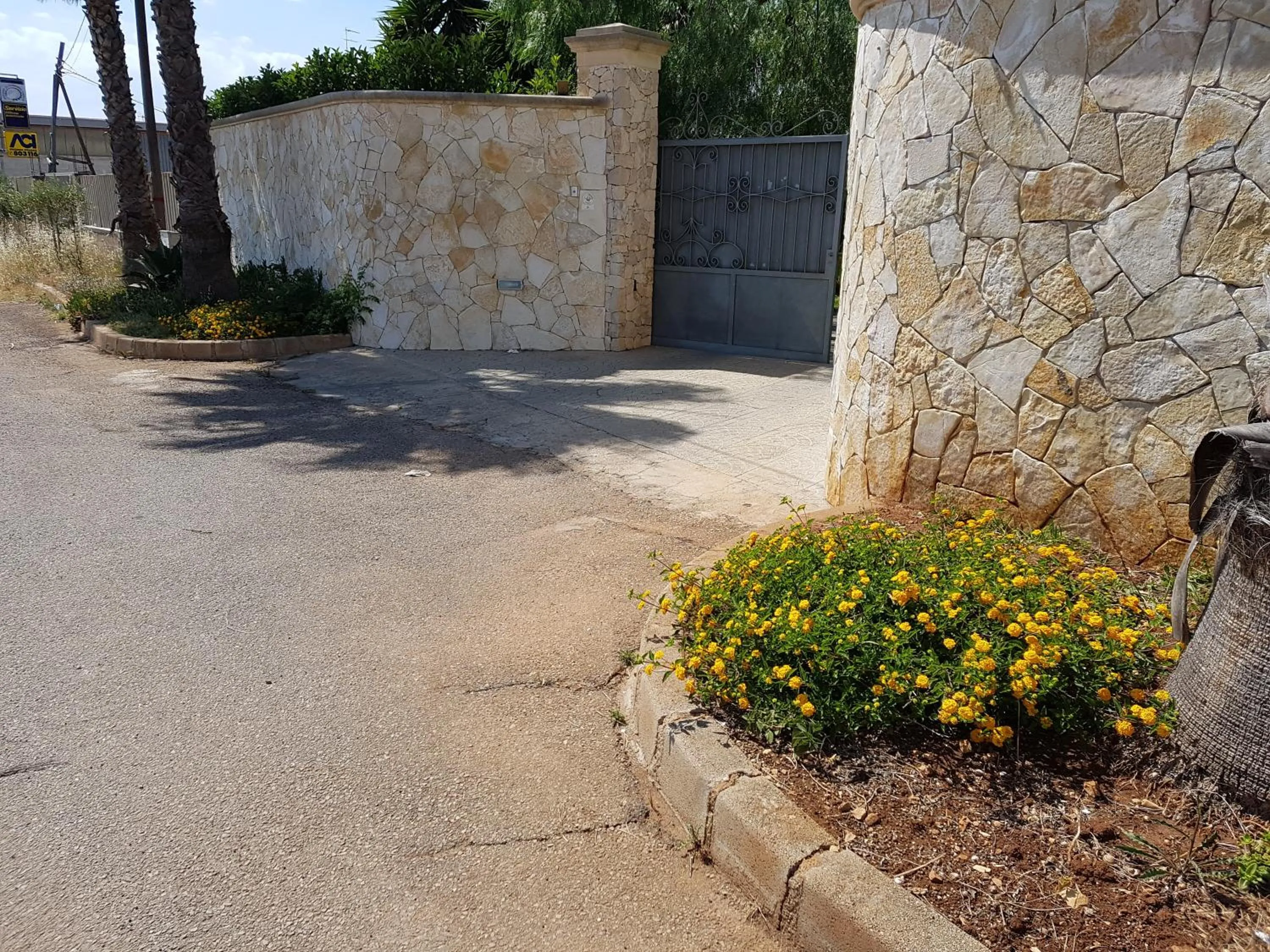 Facade/entrance in B&B Villa Fanizza