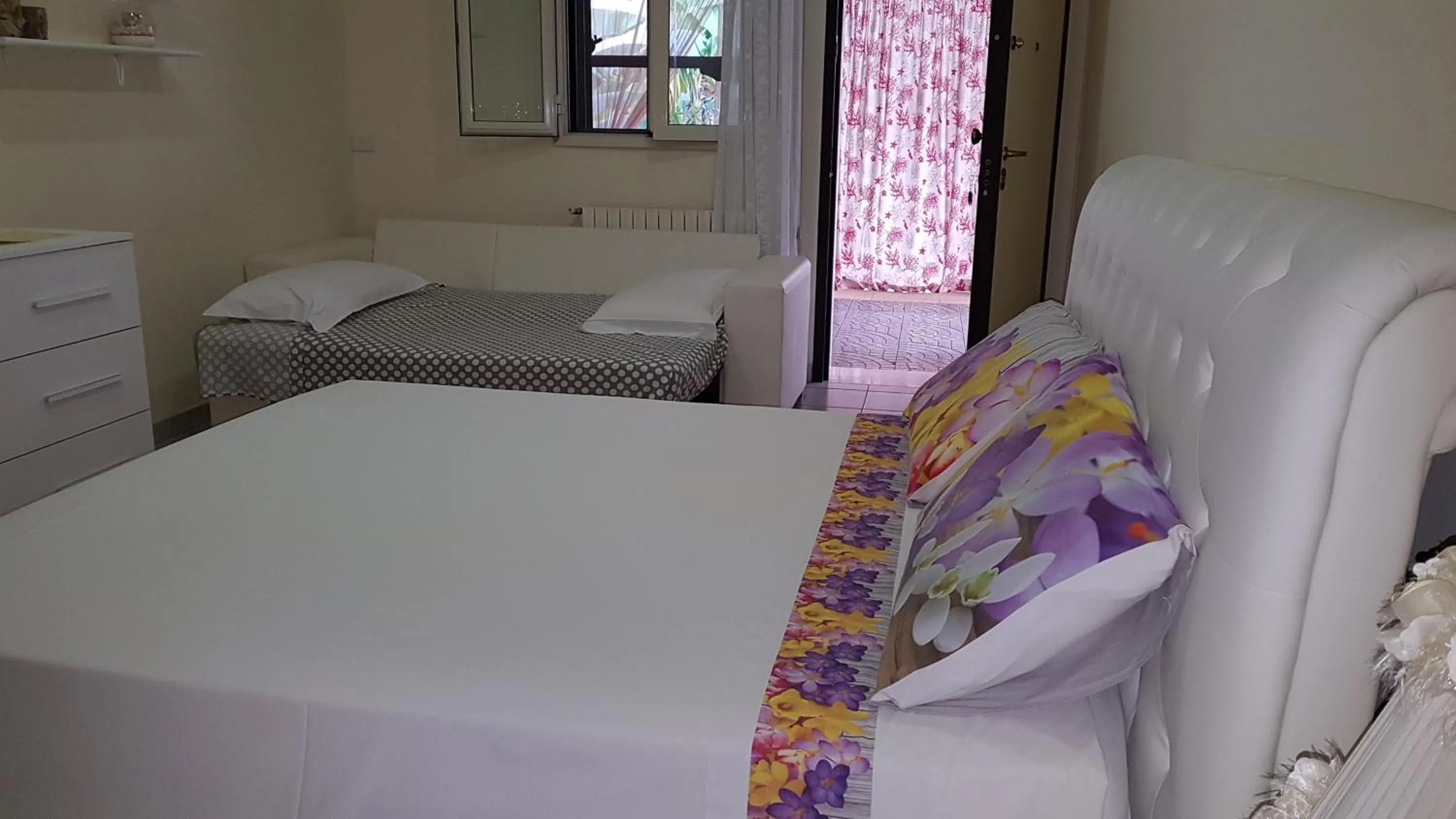 Double Room with Private Bathroom in B&B Villa Fanizza