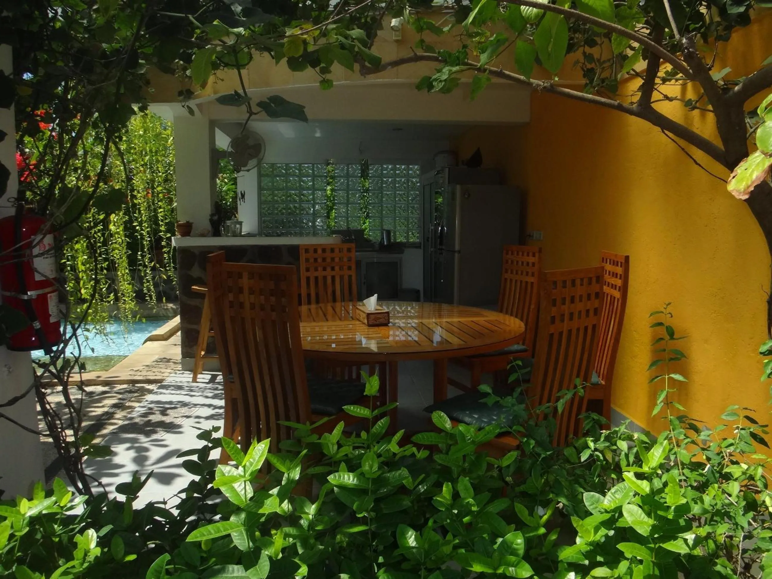 Restaurant/places to eat in Villa Lumbalumba