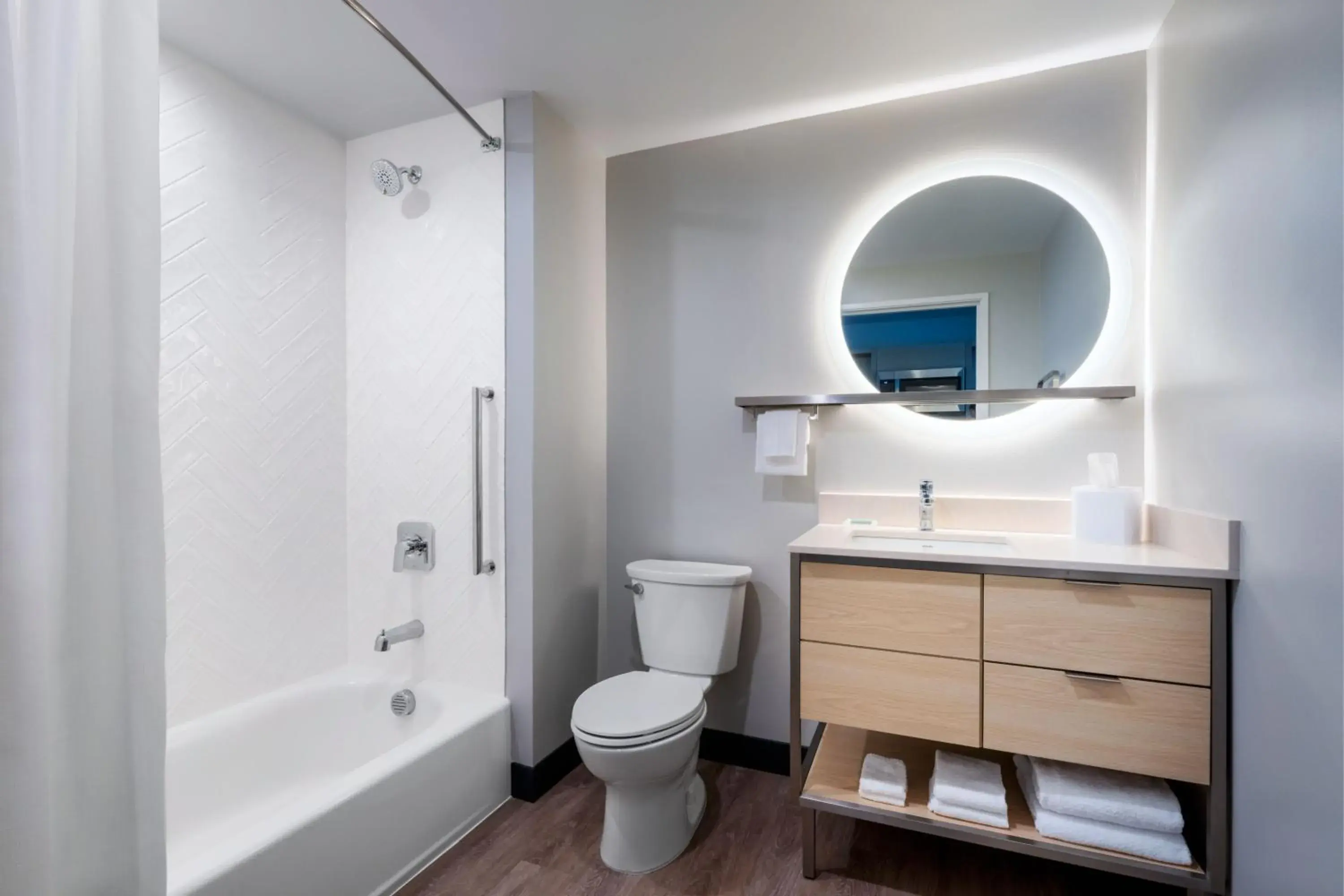 Queen Studio with Adapted Tub - Mobility Accessible in TownePlace Suites by Marriott Brunswick Queen Studio with Adapted Tub - Mobility Accessible in TownePlace Suites by Marriott Brunswick