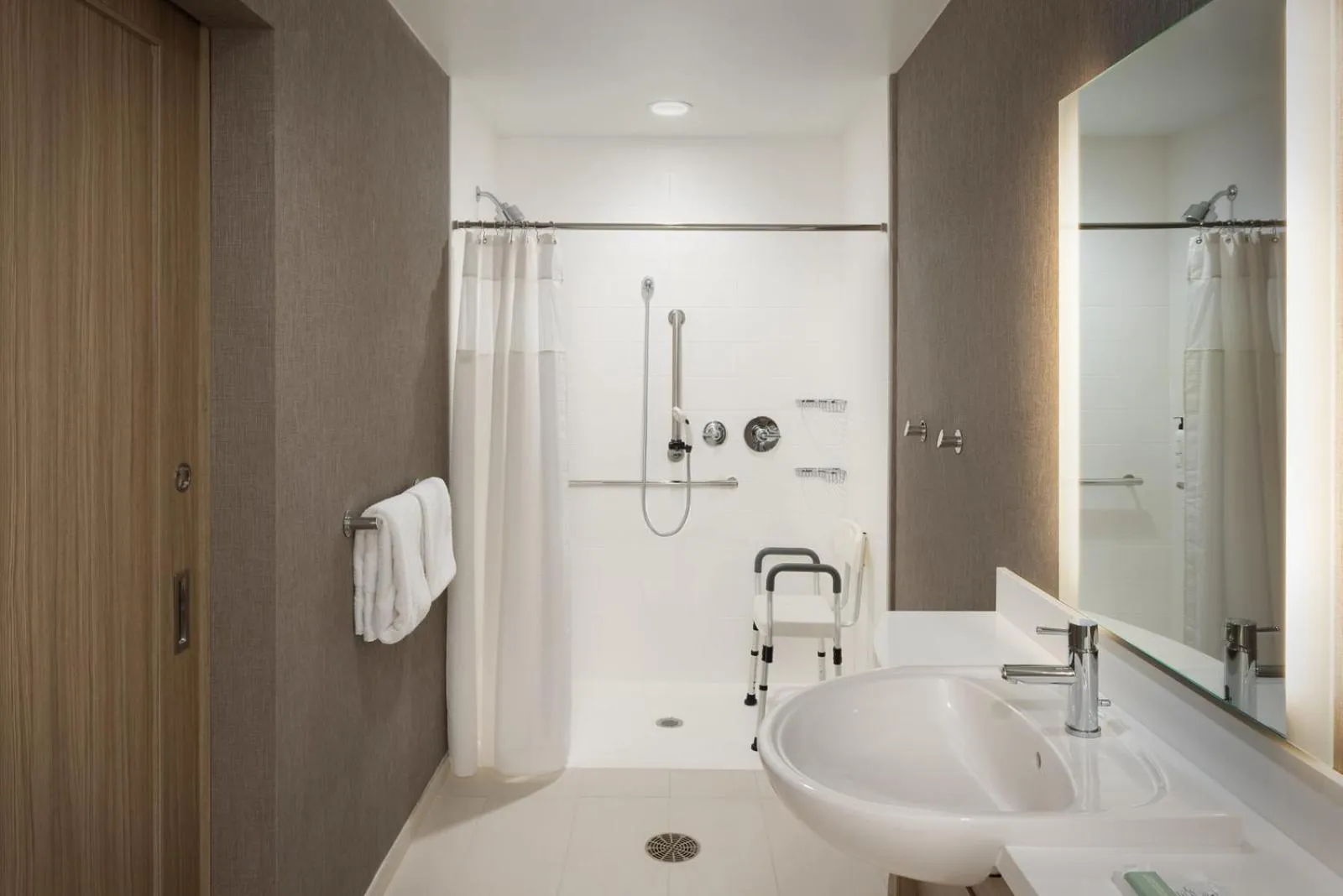 Shower in Springhill Suites by Marriott Newburgh Evansville