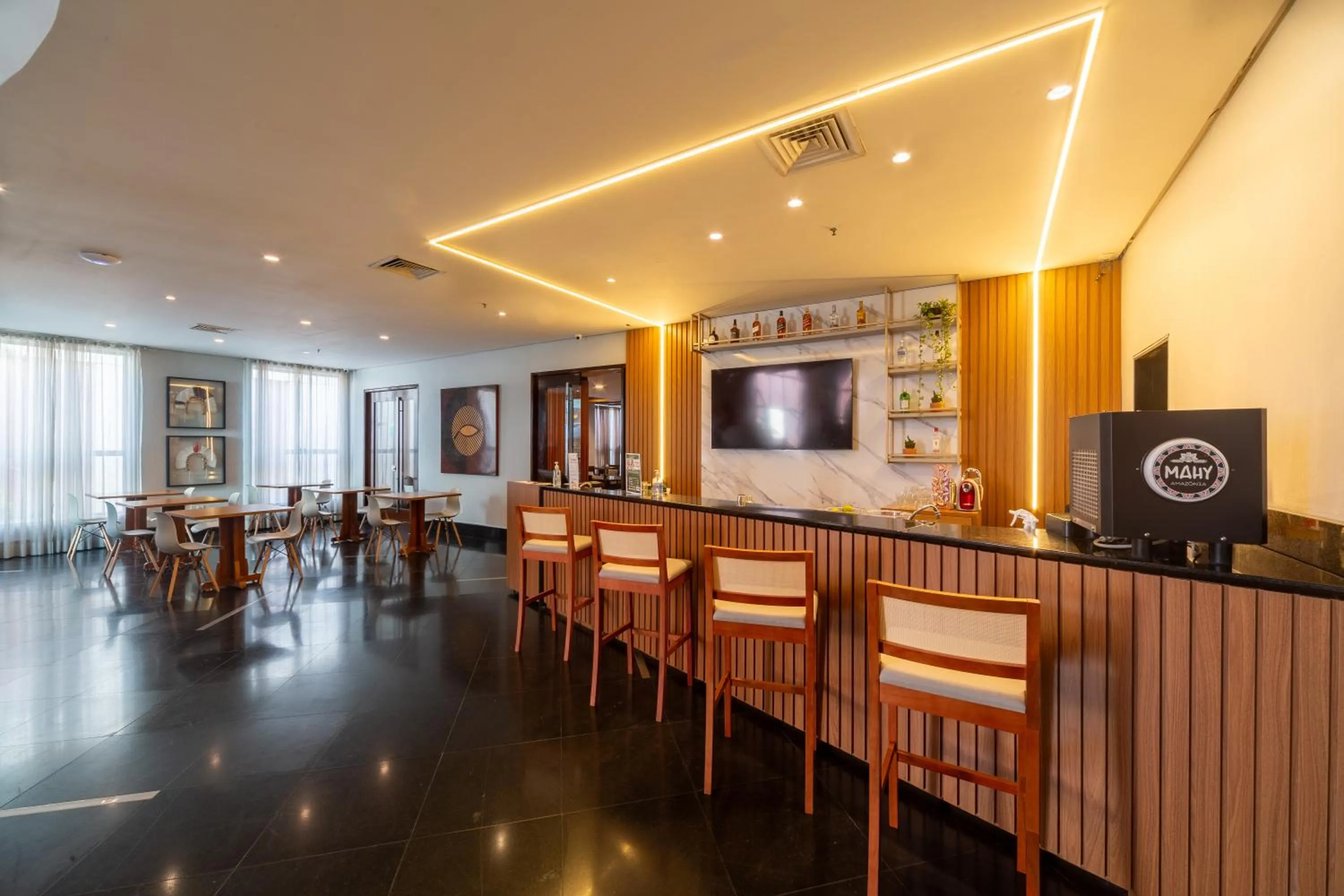 Lounge or bar in Mercure Manaus