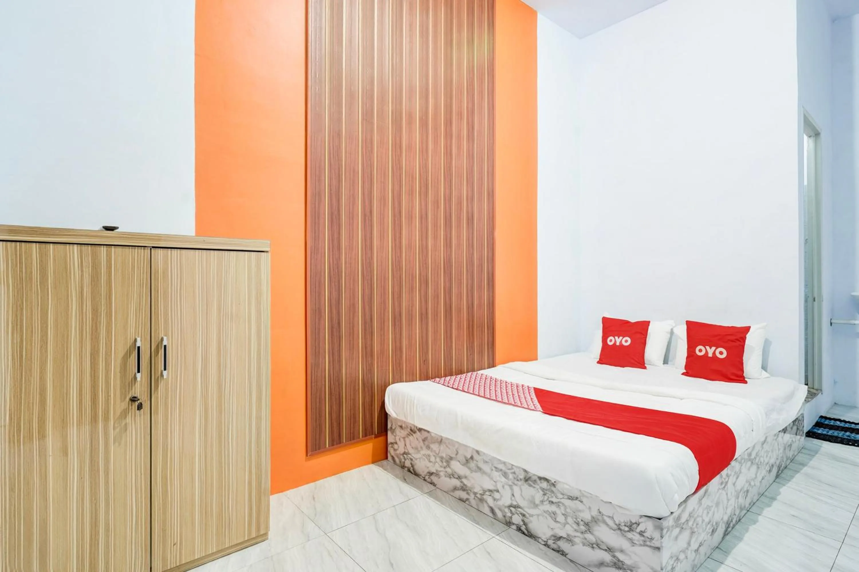 Bedroom, Bed in Hotel O Guest House Cinta Damai