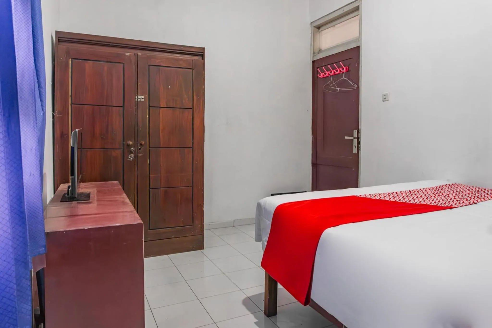 Bedroom, Bed in Hotel O Guest House Pahlawan Syariah