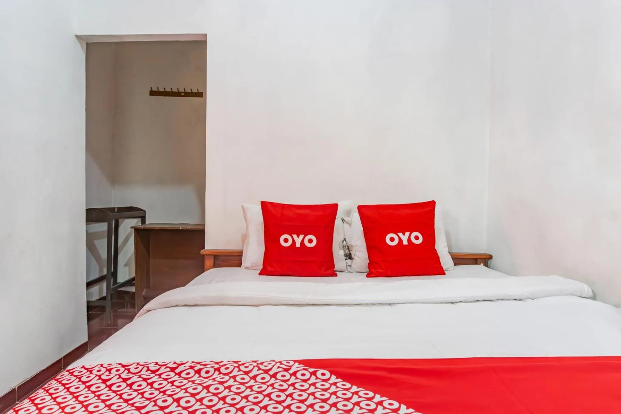 Bedroom, Bed in Hotel O Guest House Pahlawan Syariah