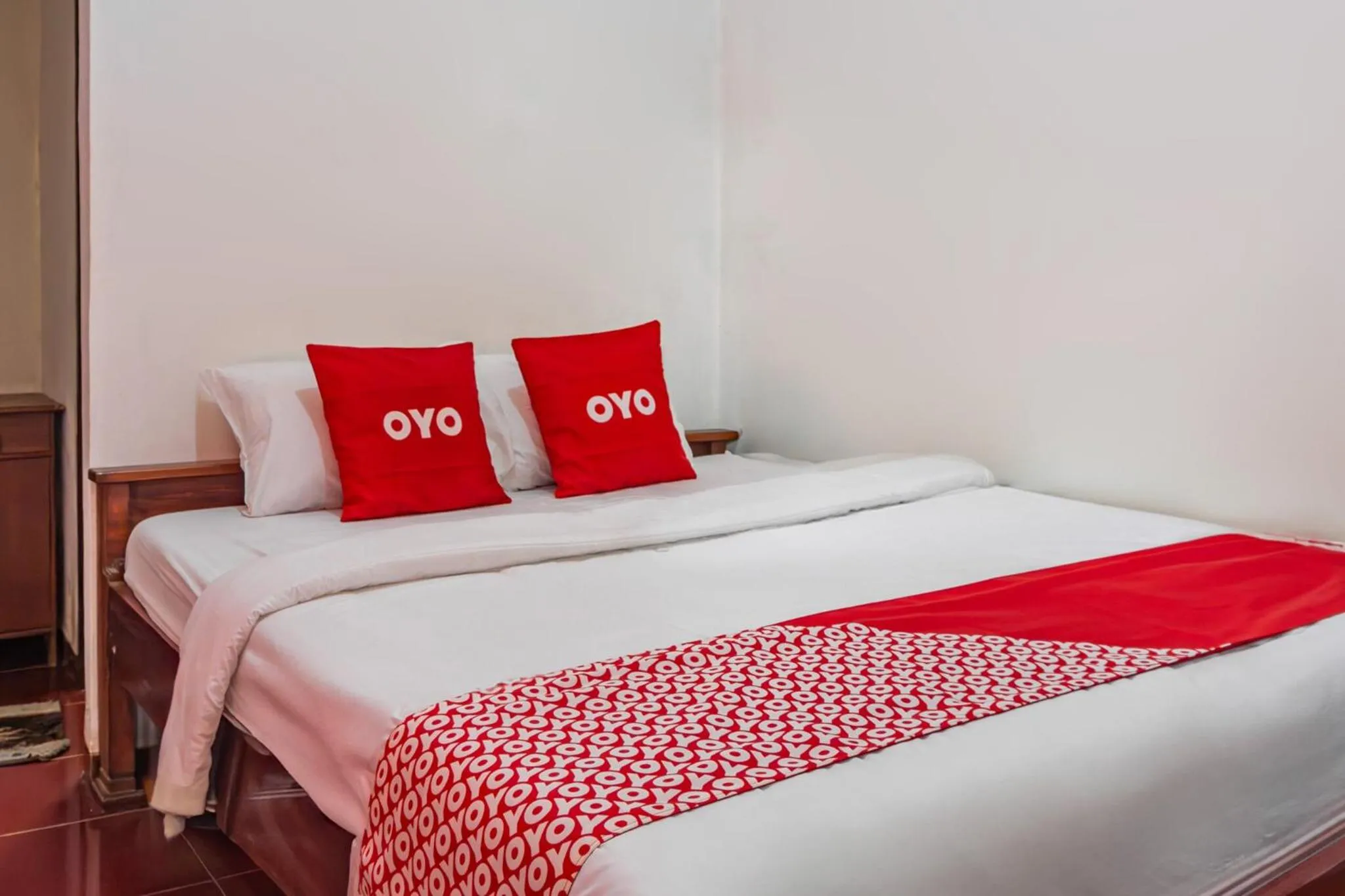 Bedroom, Bed in Hotel O Guest House Pahlawan Syariah