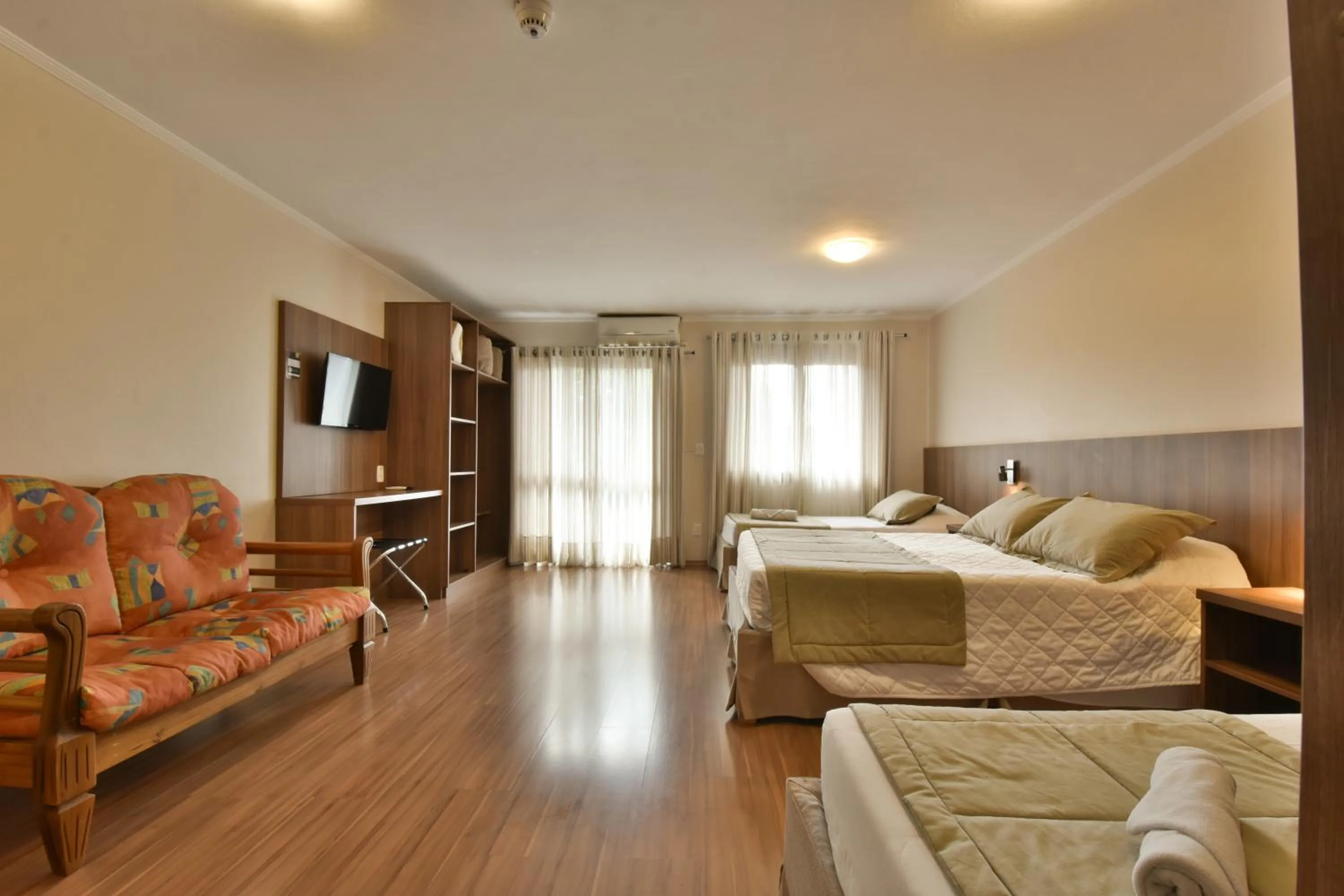 Photo of the whole room, Bed in Pousada Stillo Gramado