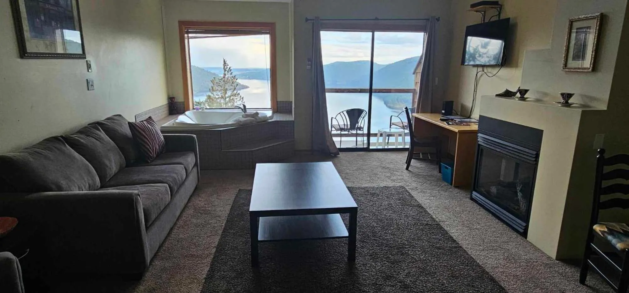 Natural landscape in Moon Water Lodge