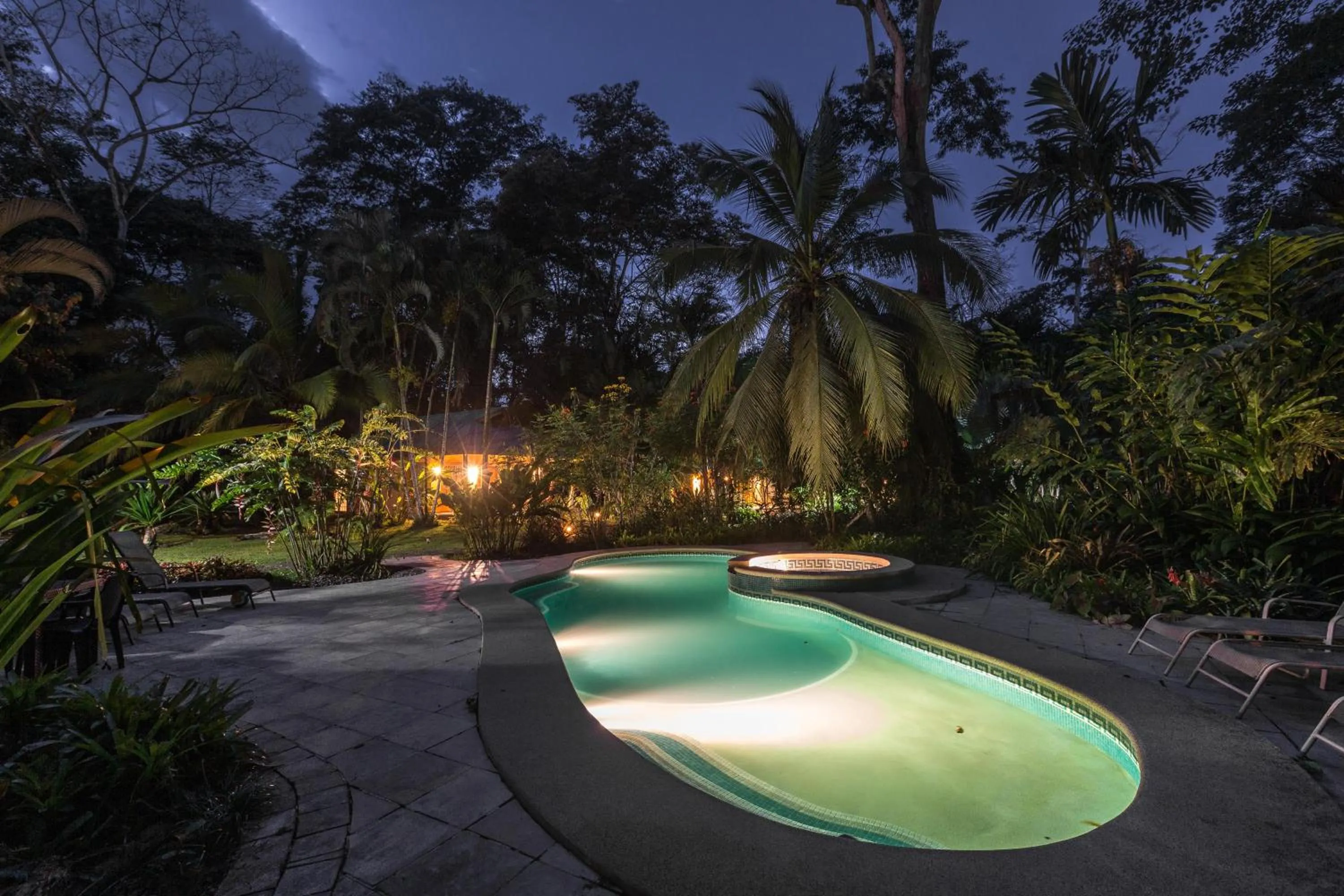 Swimming pool in El Nido Jungle Lodge