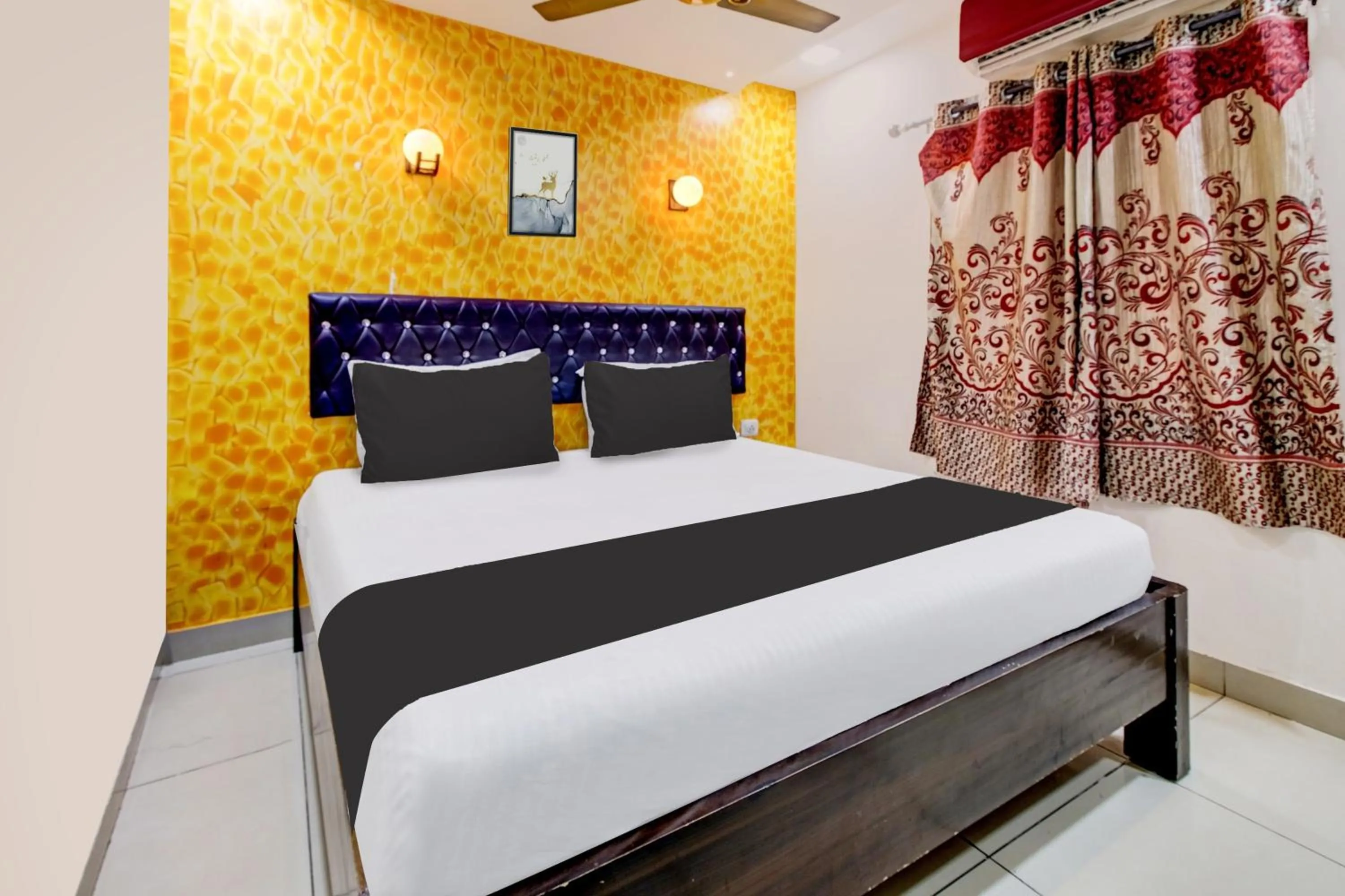 Bedroom, Bed in Hotel O Rajadhani