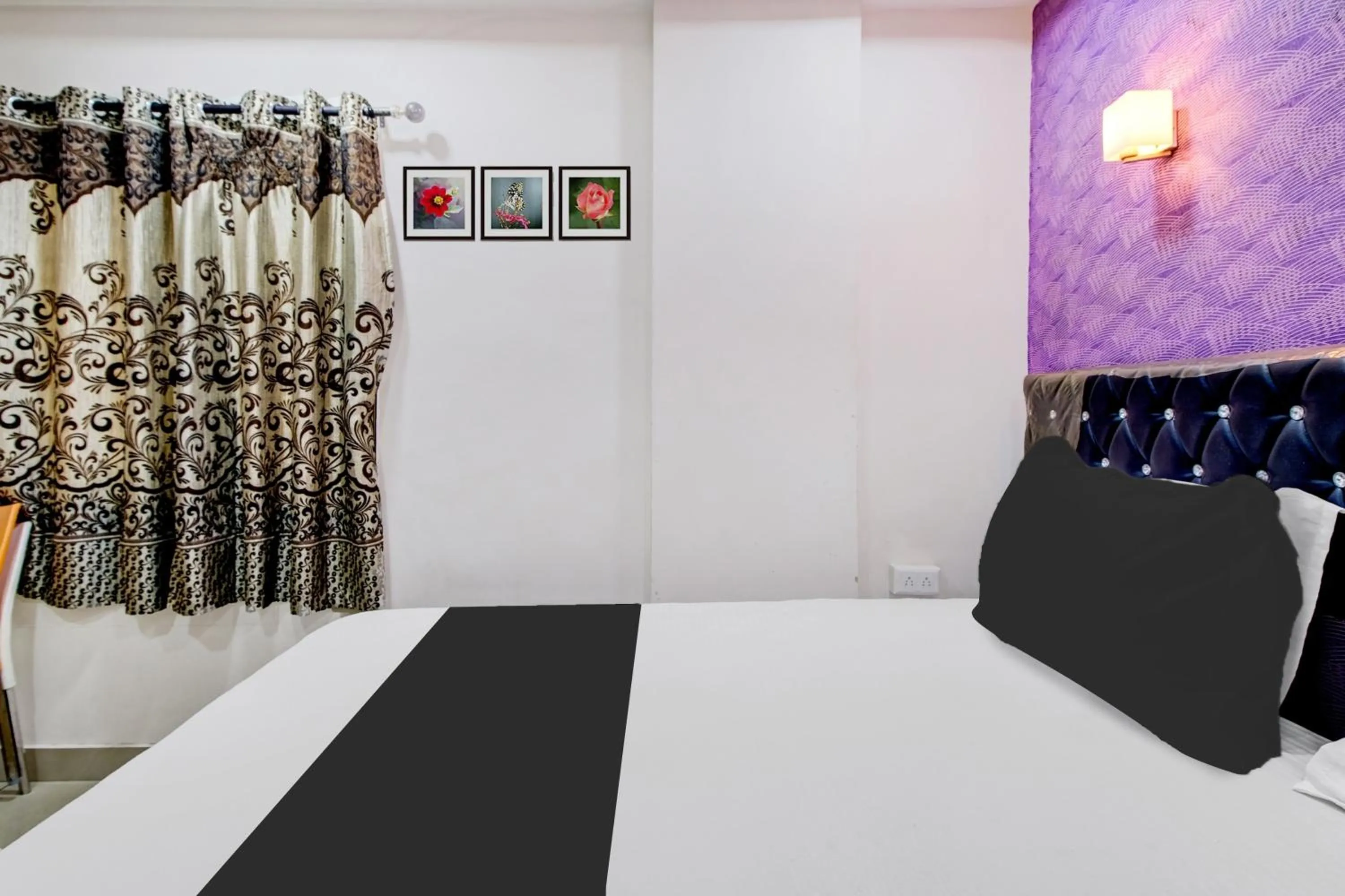 Bedroom, Bed in Hotel O Rajadhani