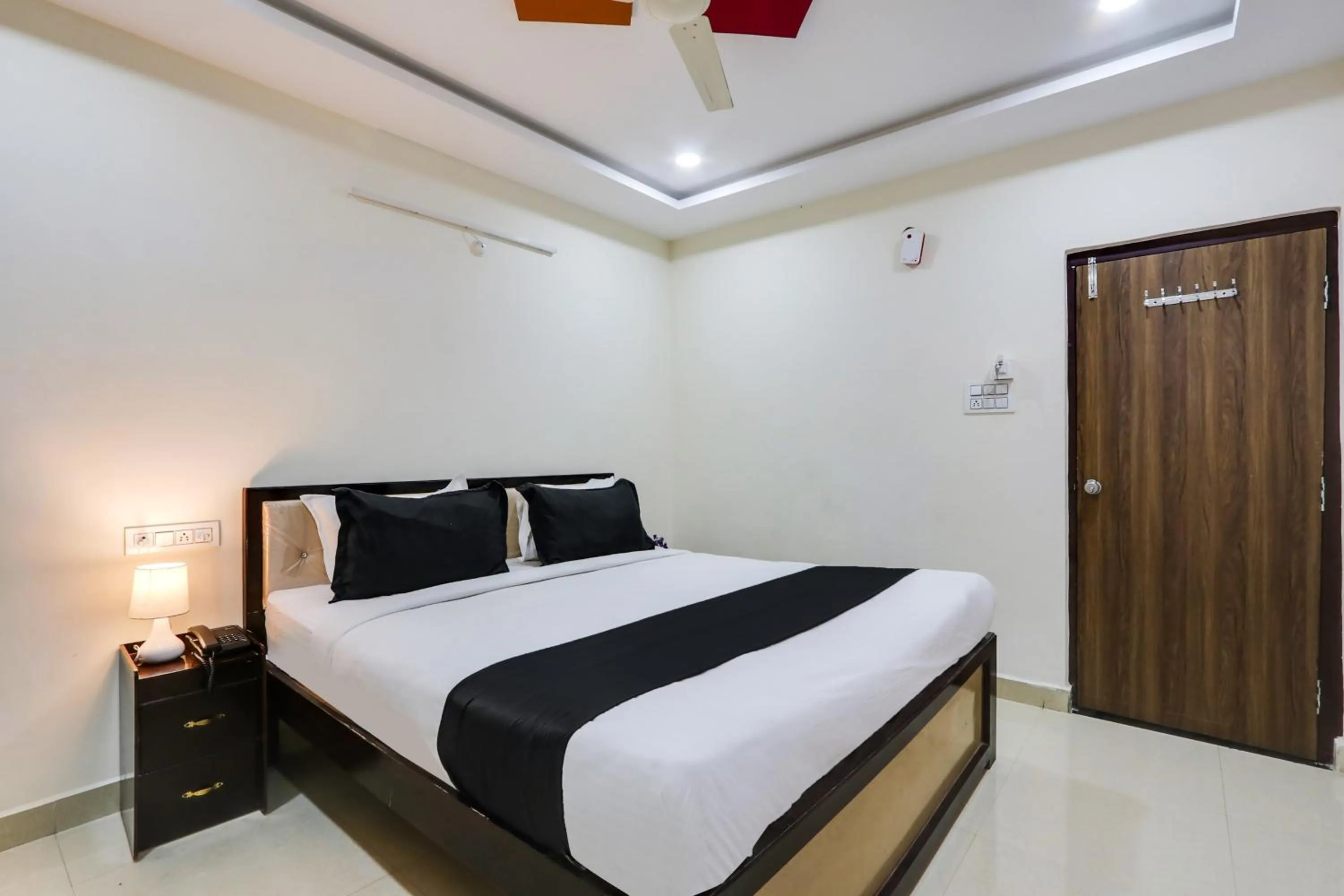 Bedroom, Bed in Super Collection O Bhagyalakshmi Suites