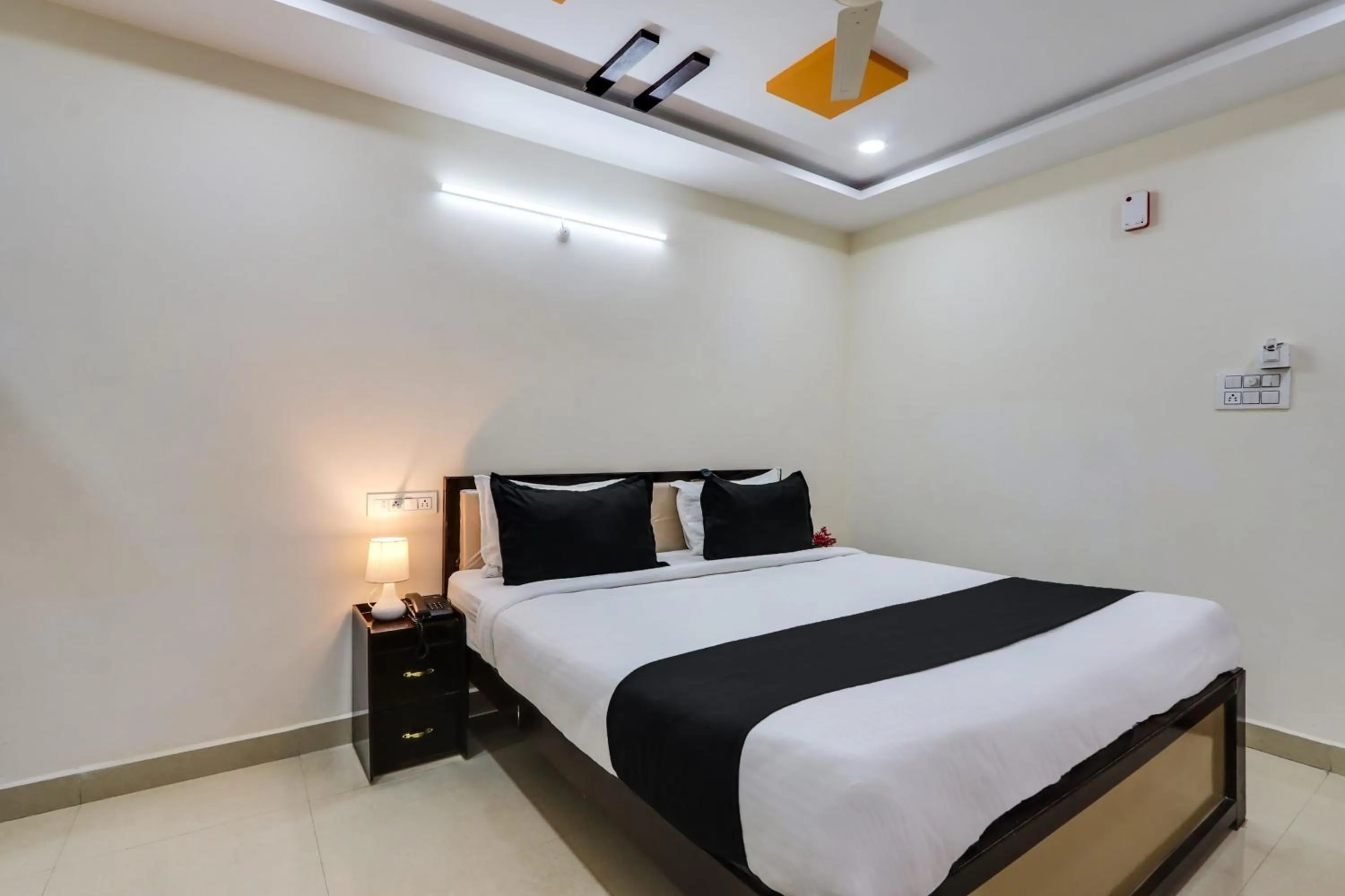 Bedroom, Bed in Super Collection O Bhagyalakshmi Suites