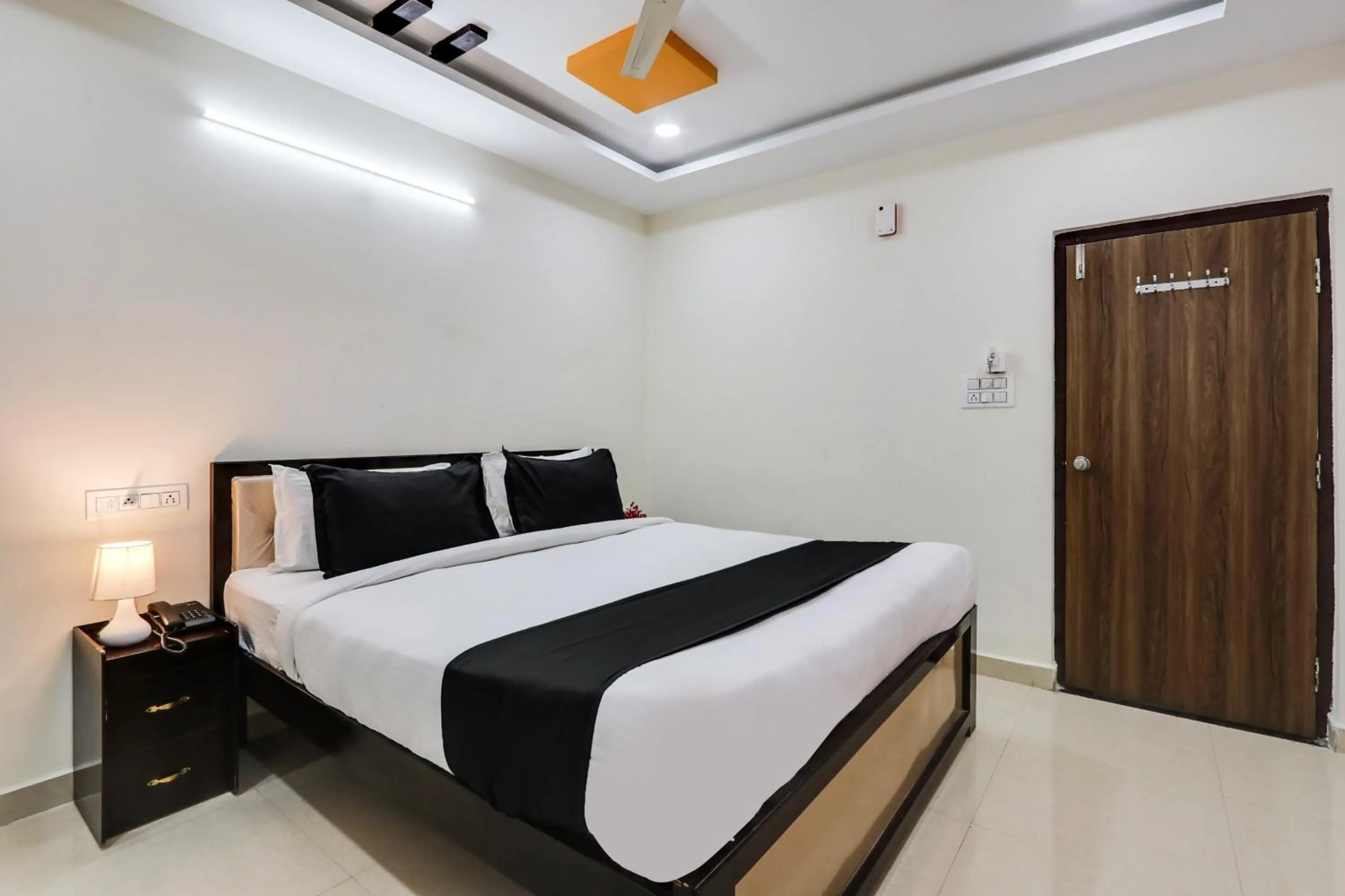 Bedroom, Bed in Super Collection O Bhagyalakshmi Suites