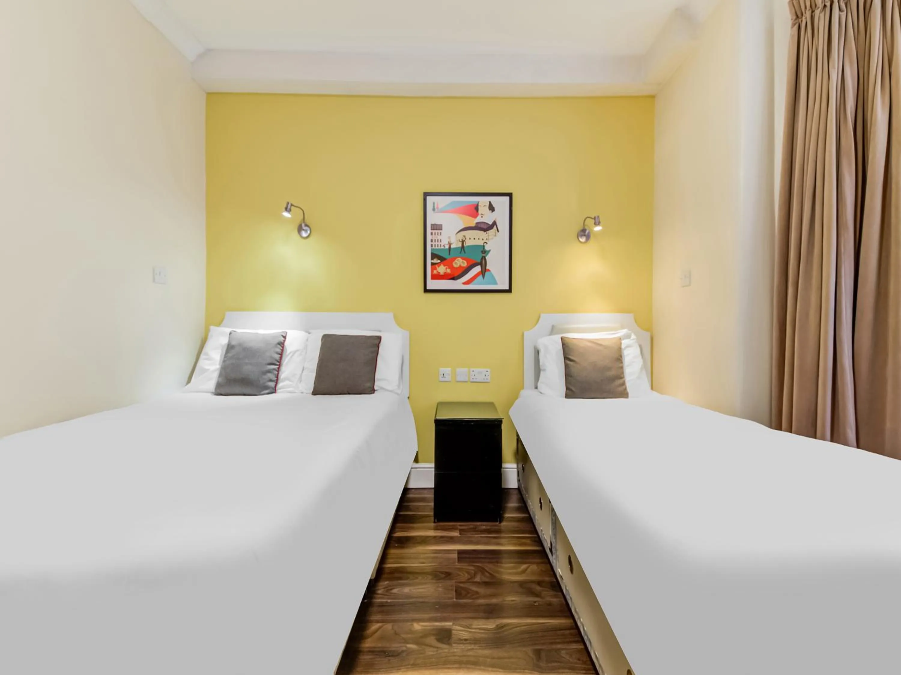 Bedroom in OYO Grantly Hotel