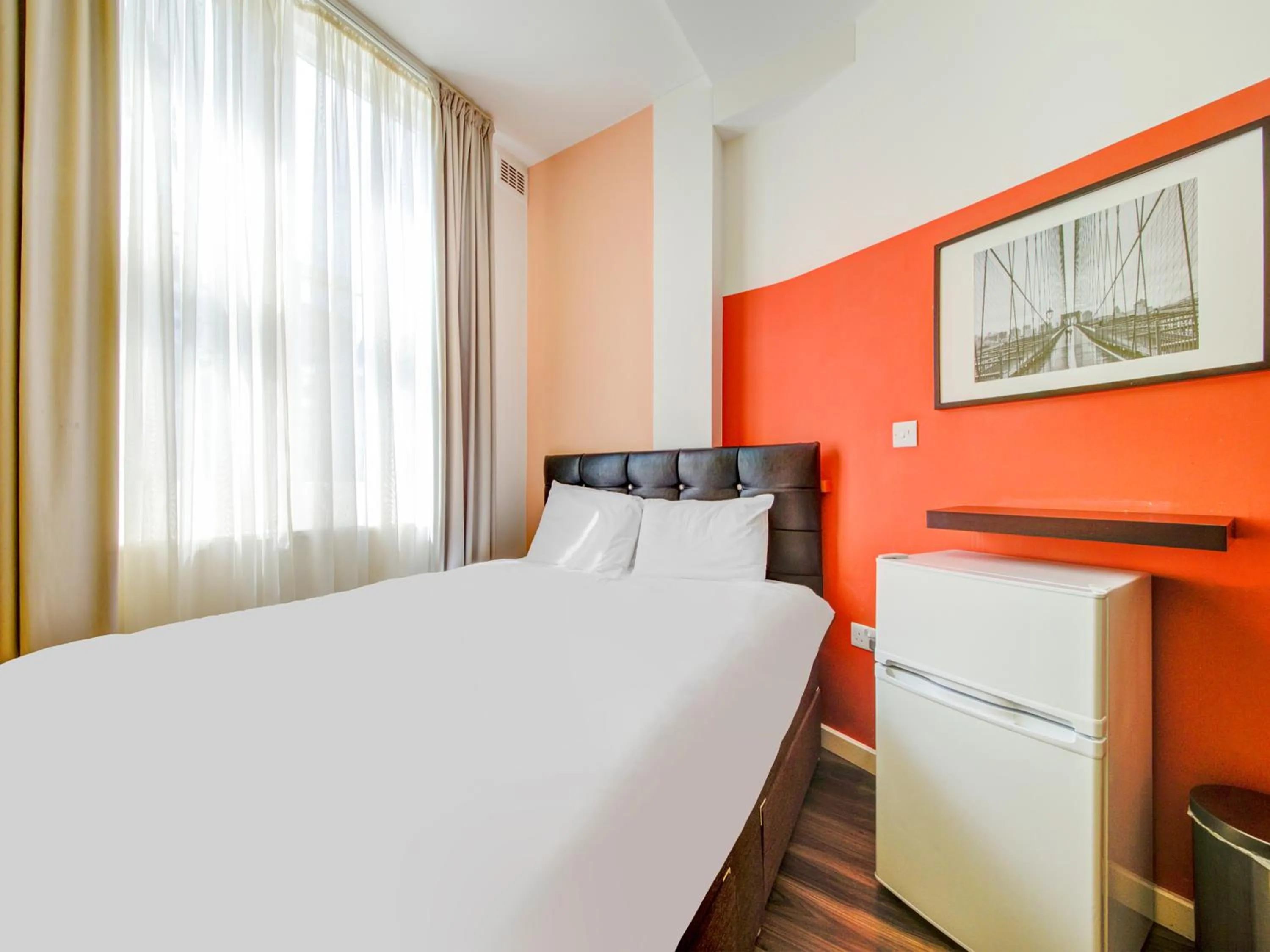 Bedroom in OYO Grantly Hotel