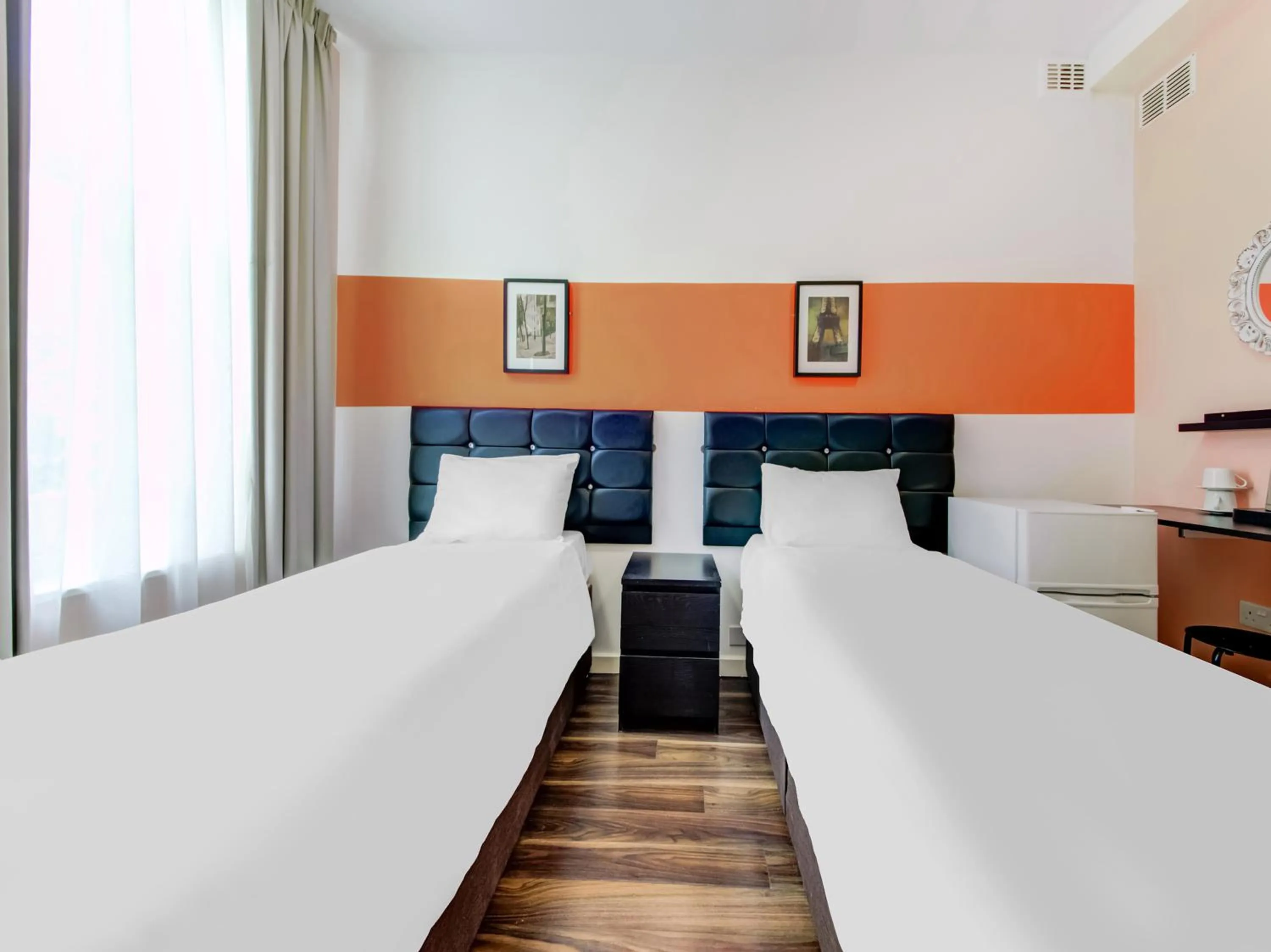 Bedroom in OYO Grantly Hotel