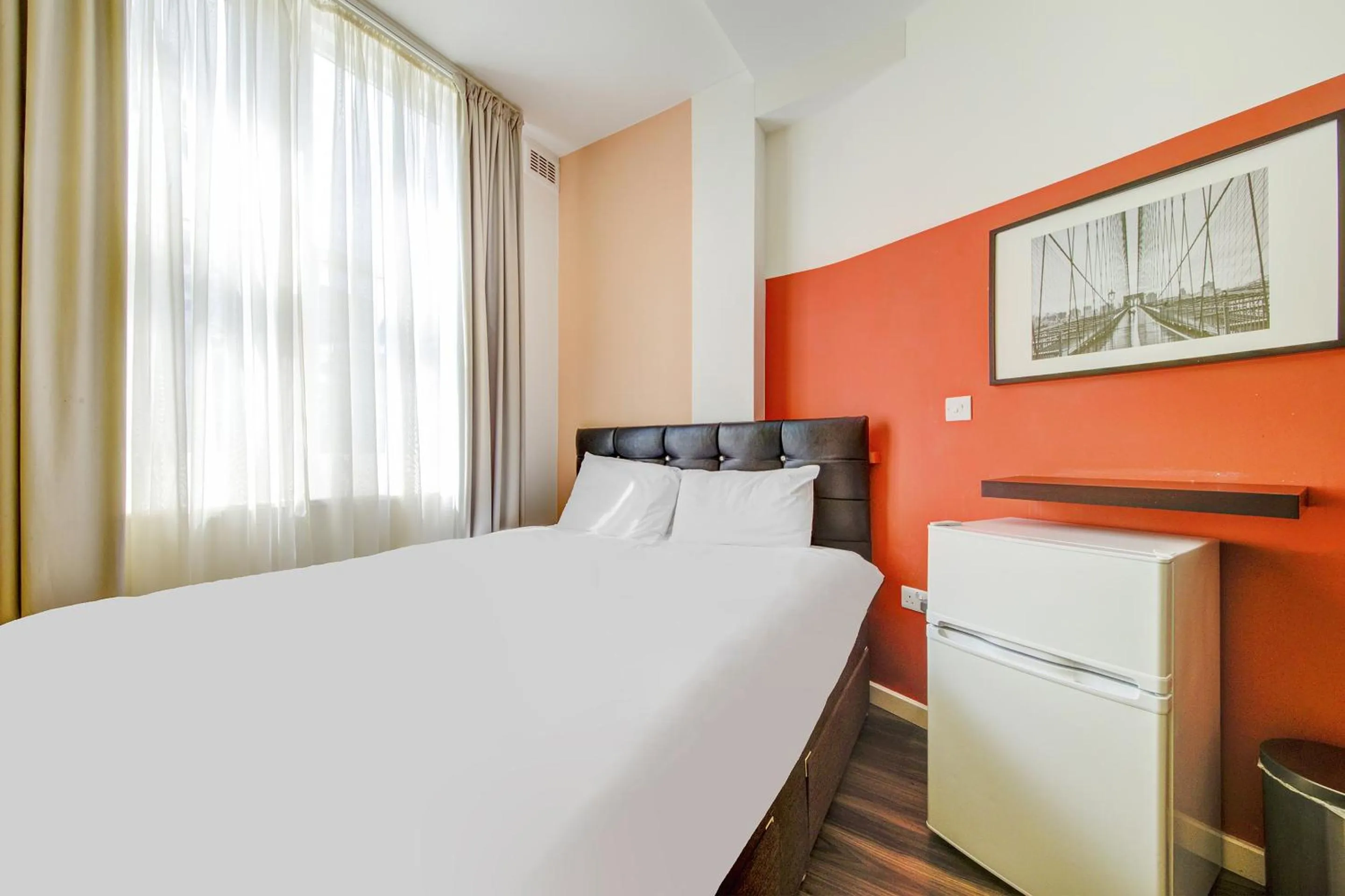 Bedroom in OYO Grantly Hotel