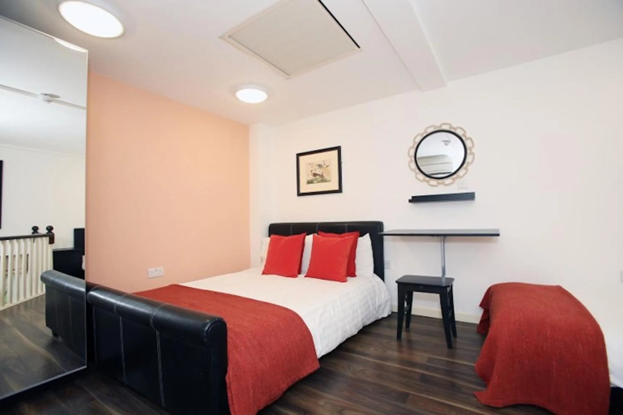 Bedroom in OYO Grantly Hotel