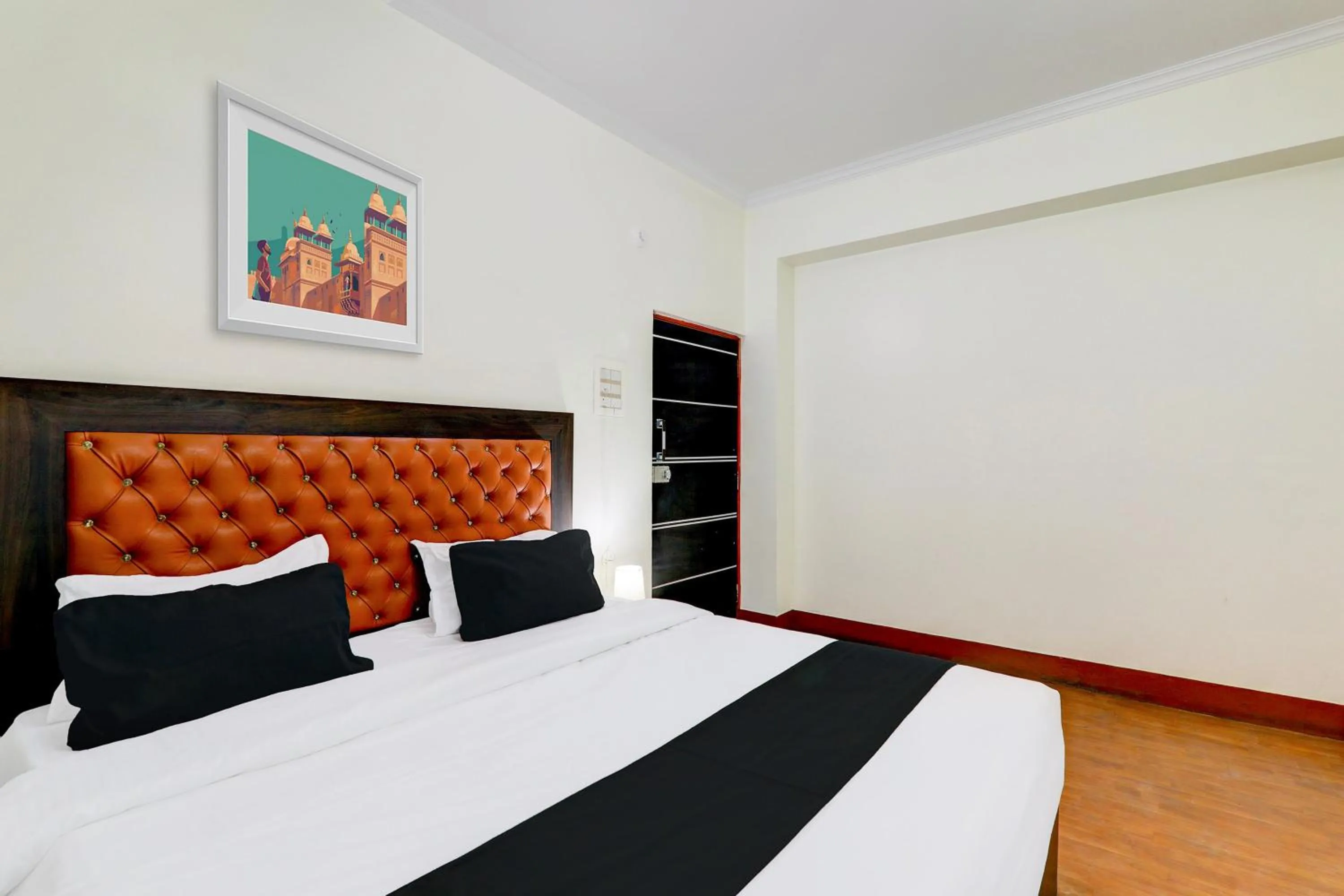 Bedroom, Bed in Super Collection O Alambagh Formerly BM Palace