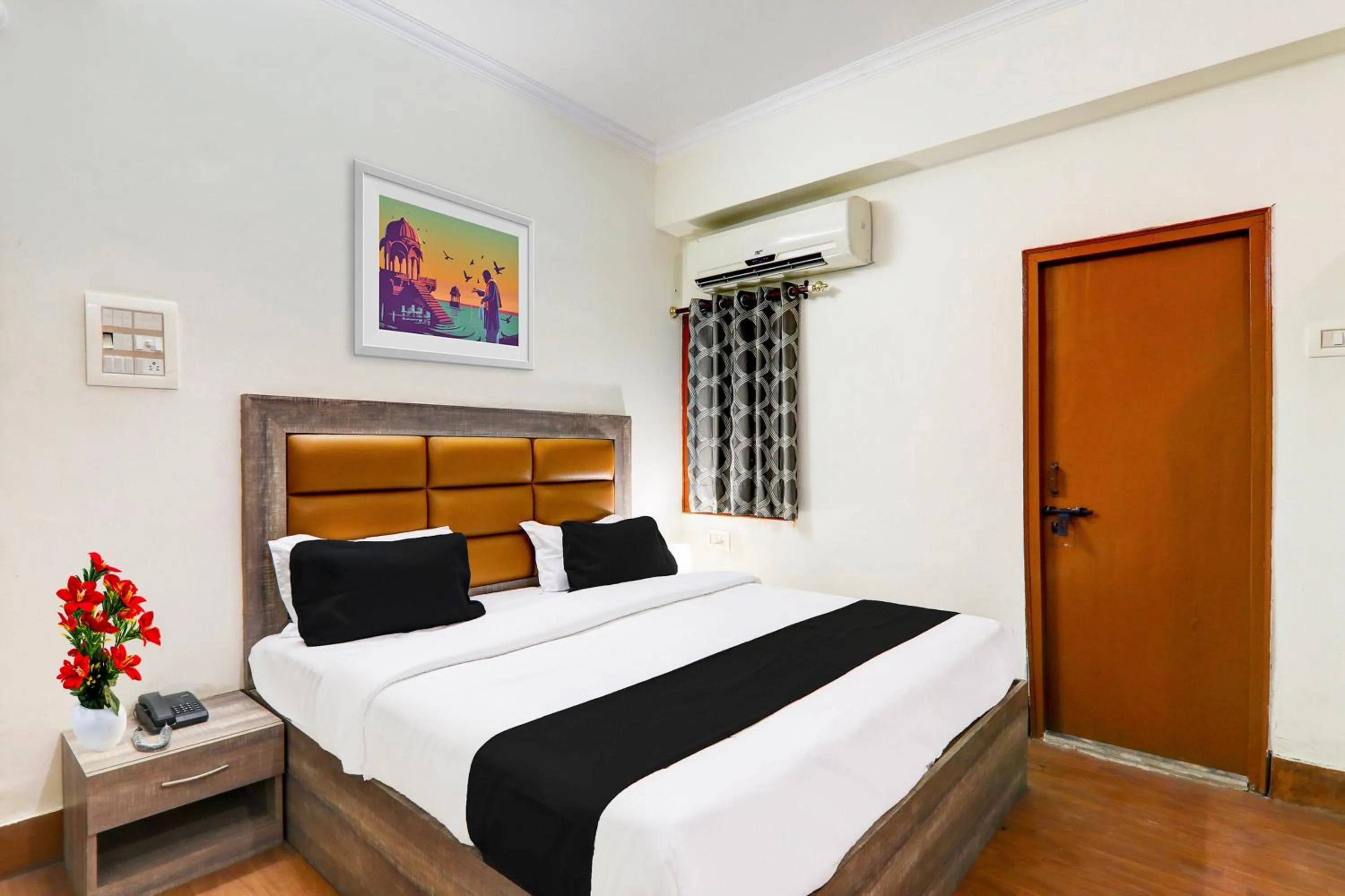 Bedroom, Bed in Super Collection O Alambagh Formerly BM Palace