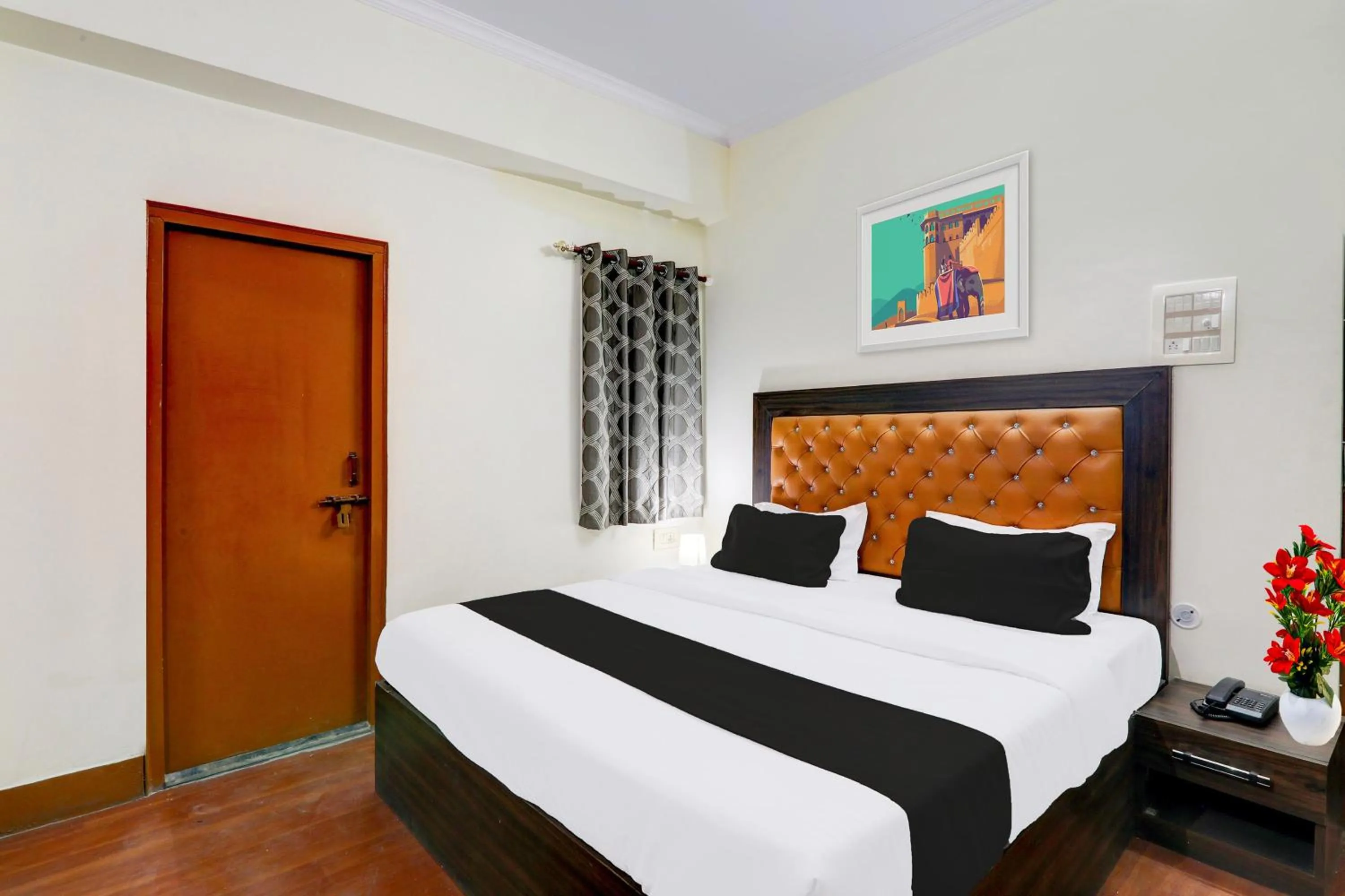 Bedroom, Bed in Super Collection O Alambagh Formerly BM Palace