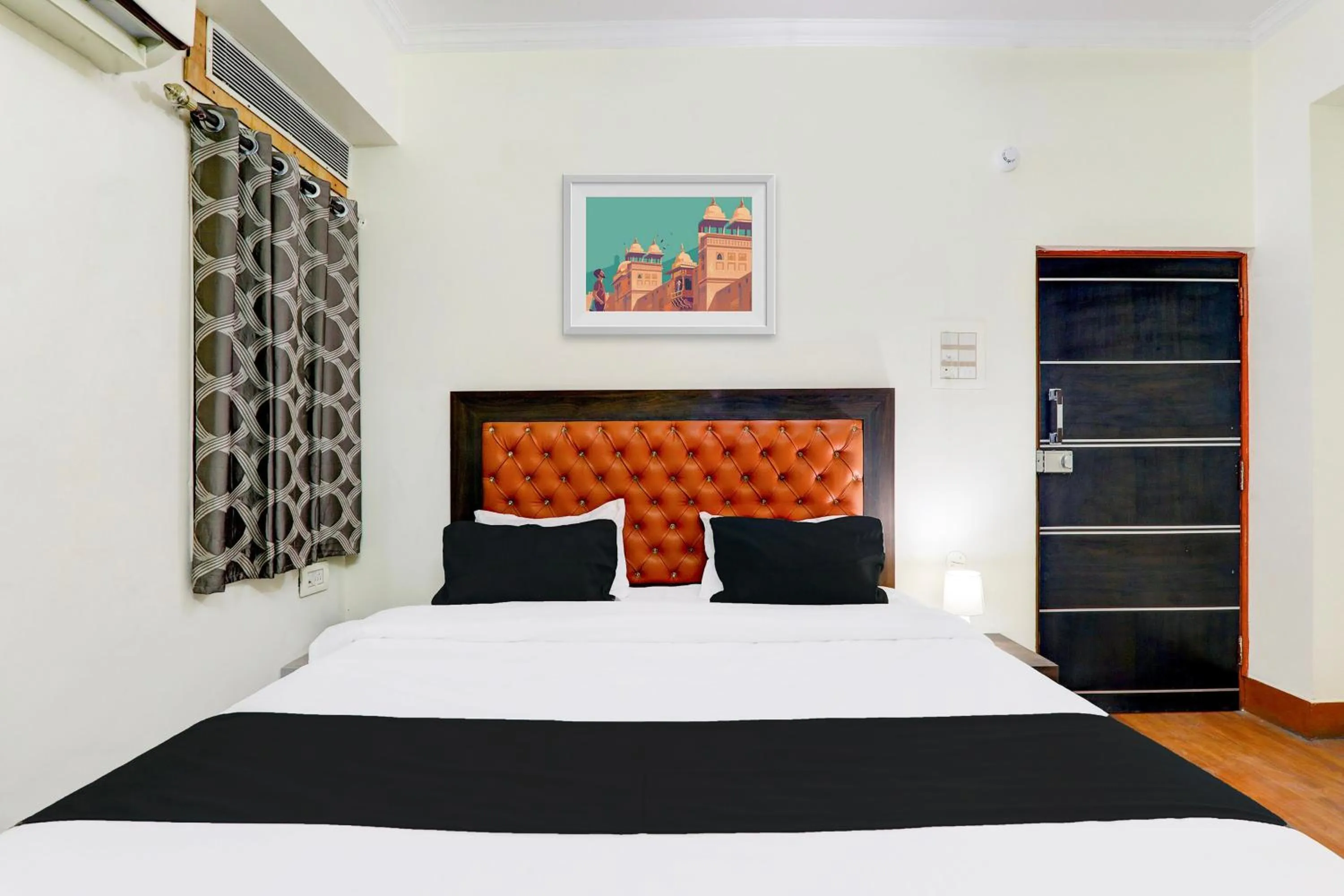 Bedroom, Bed in Super Collection O Alambagh Formerly BM Palace