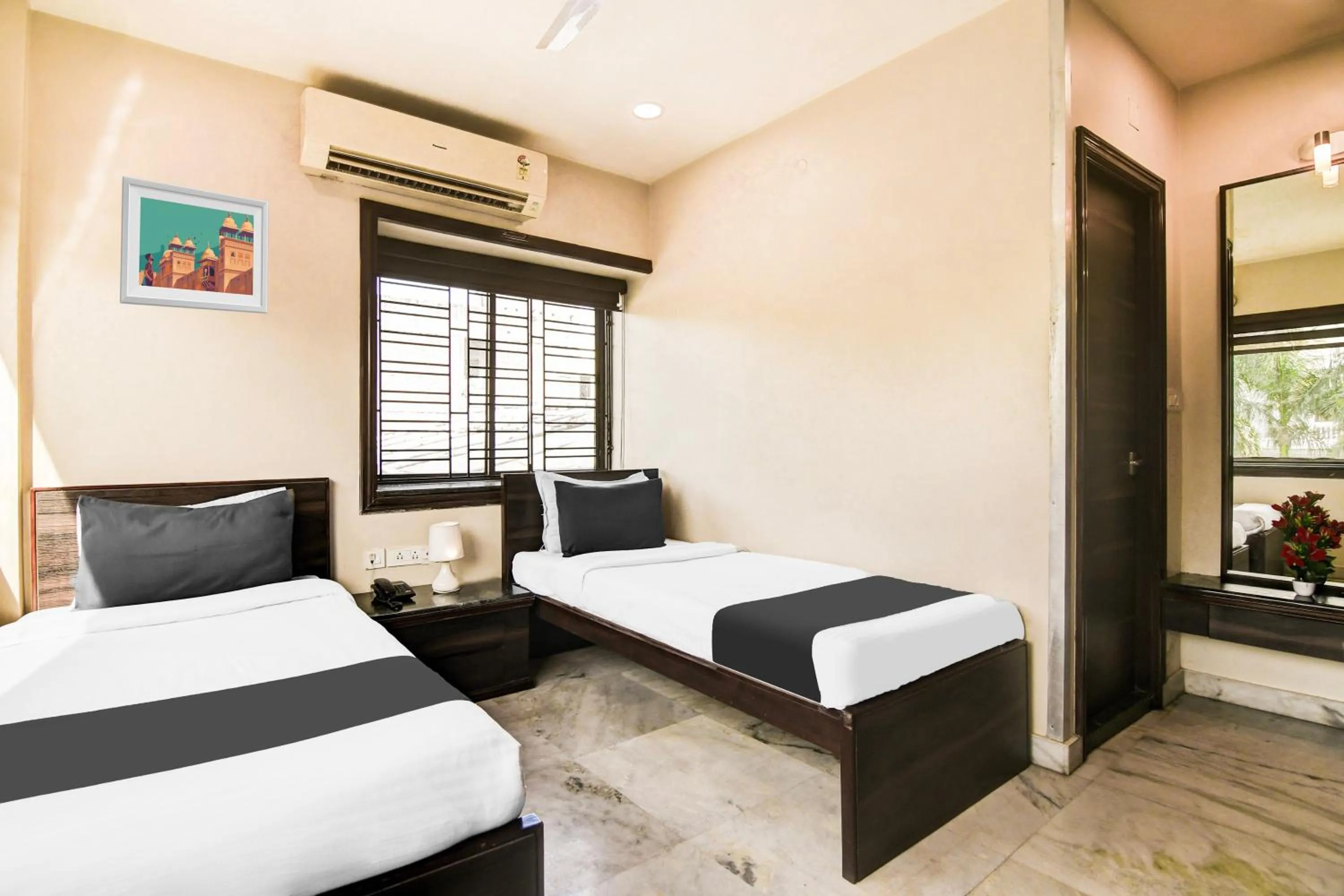 Bedroom, Bed in Super Collection O Belgacihia Near Kolkata Railway Station