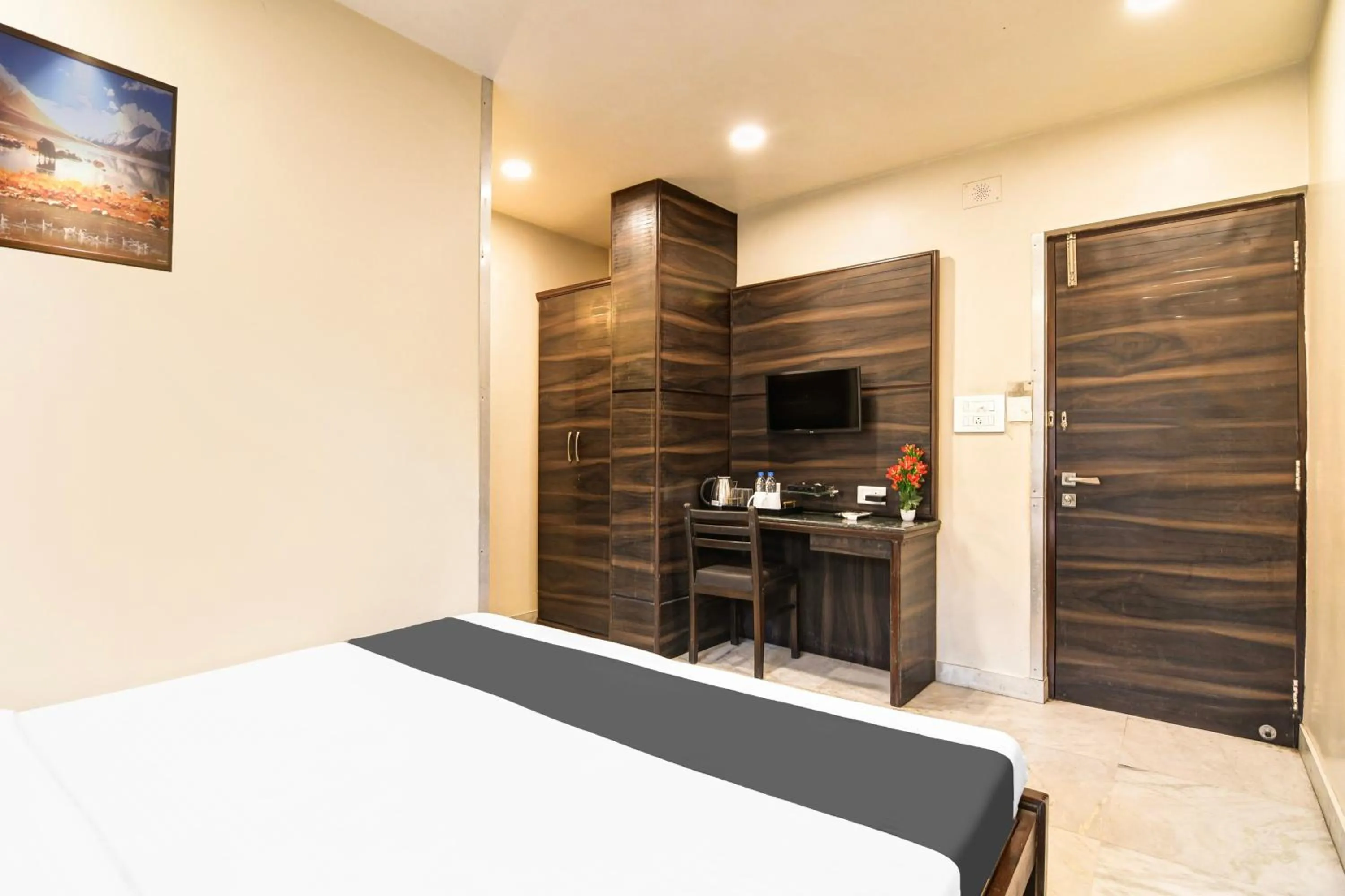 Bedroom, Bed in Super Collection O Belgacihia Near Kolkata Railway Station