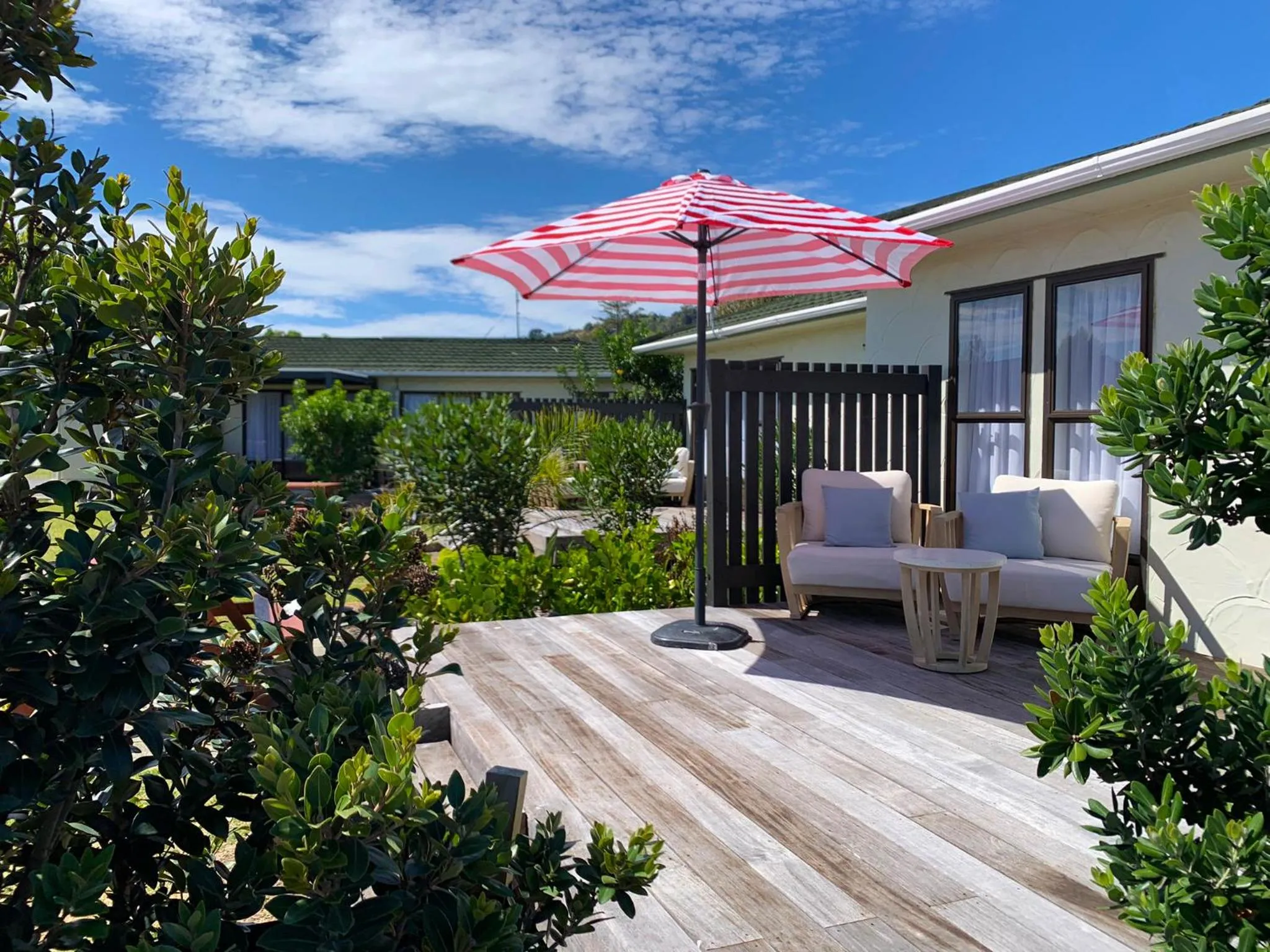 Patio in Tāhuna Beach Holiday Park
