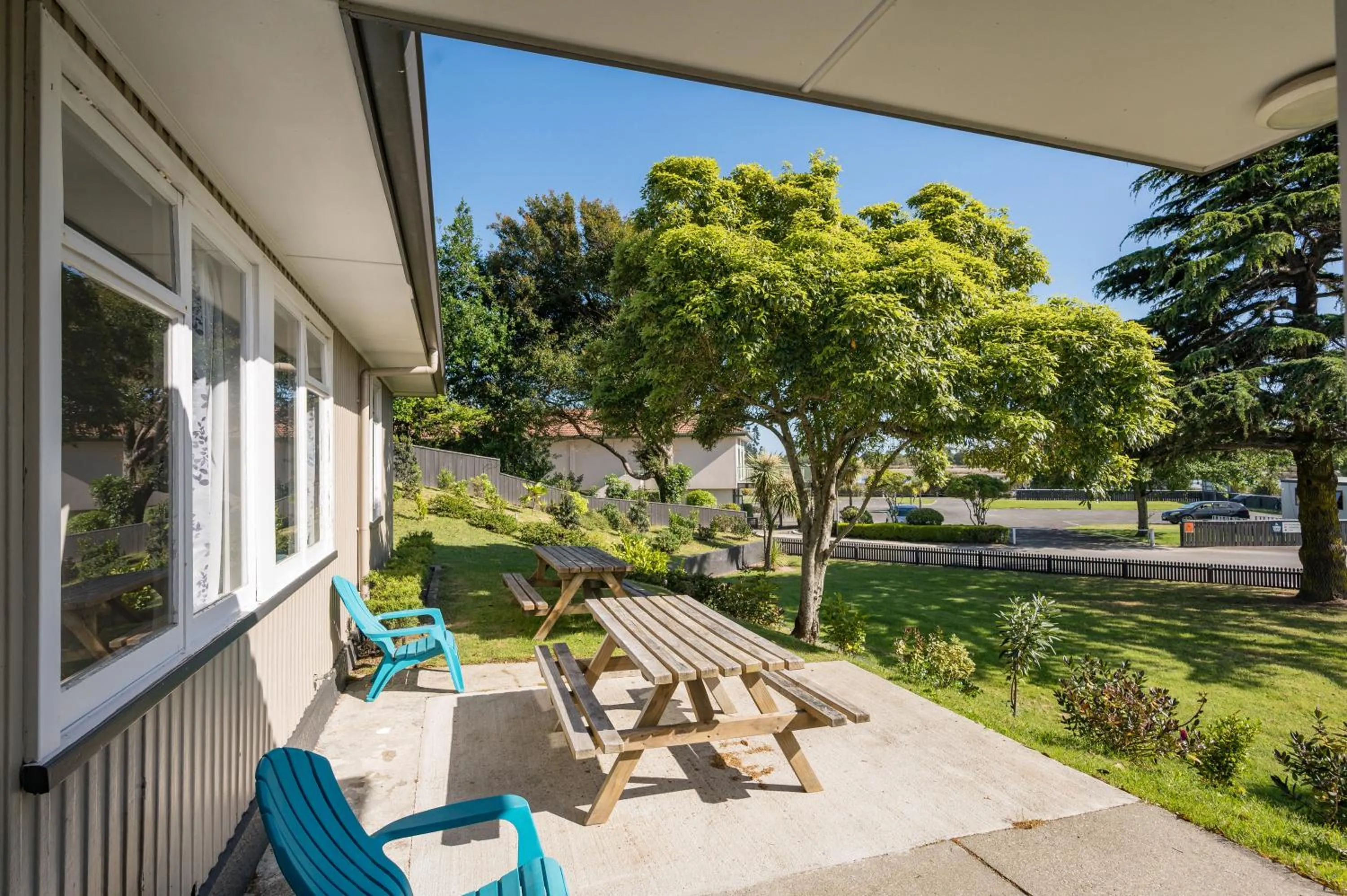Patio in Tāhuna Beach Holiday Park