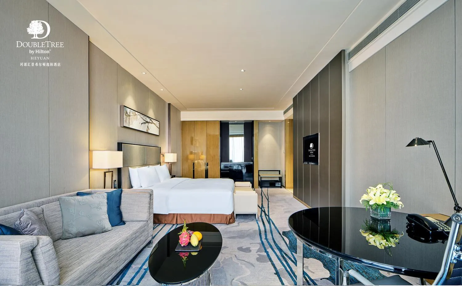 Property building, Bed in DoubleTree by Hilton Heyuan