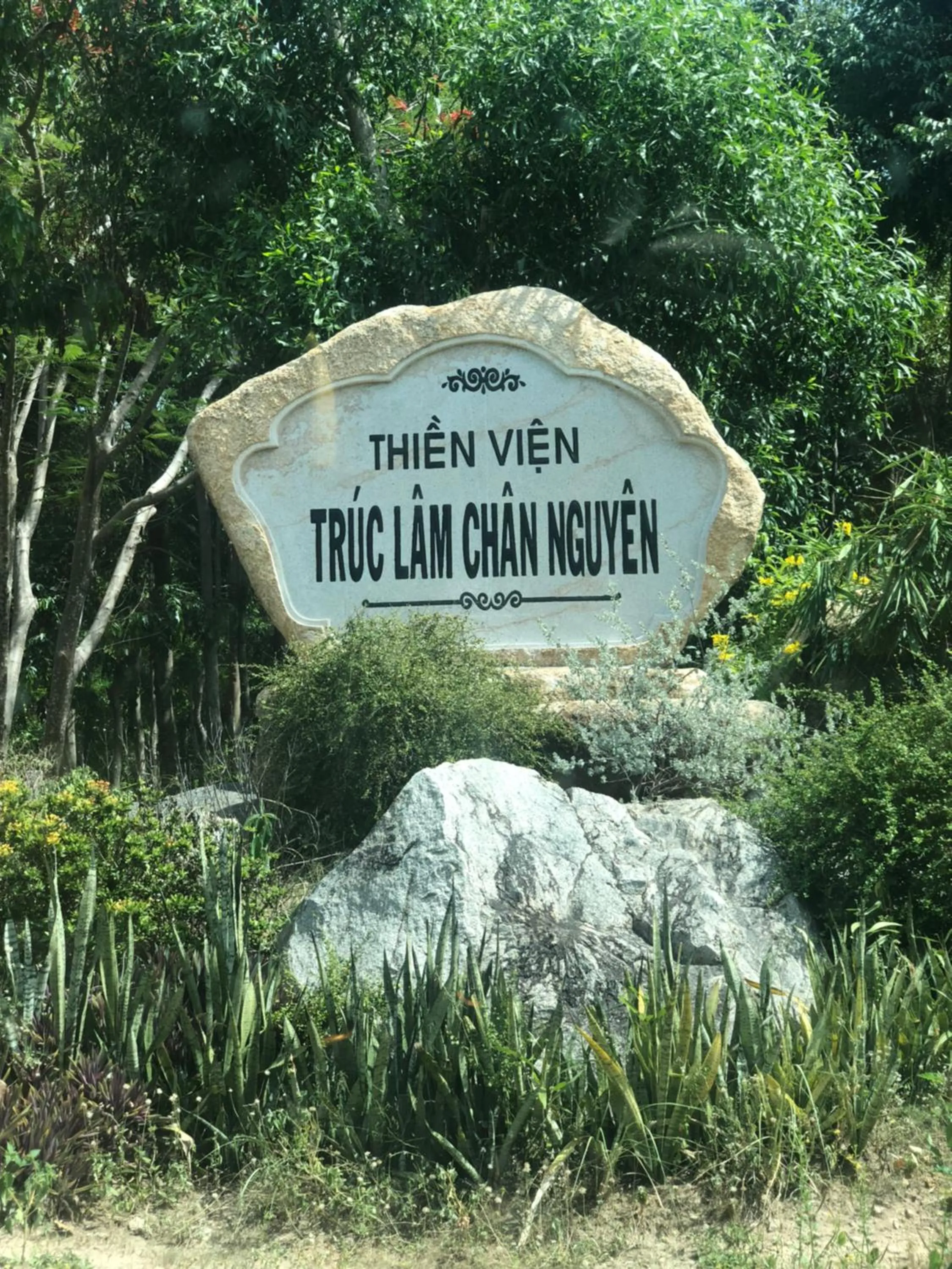 Nearby landmark in Quốc Ân Motel