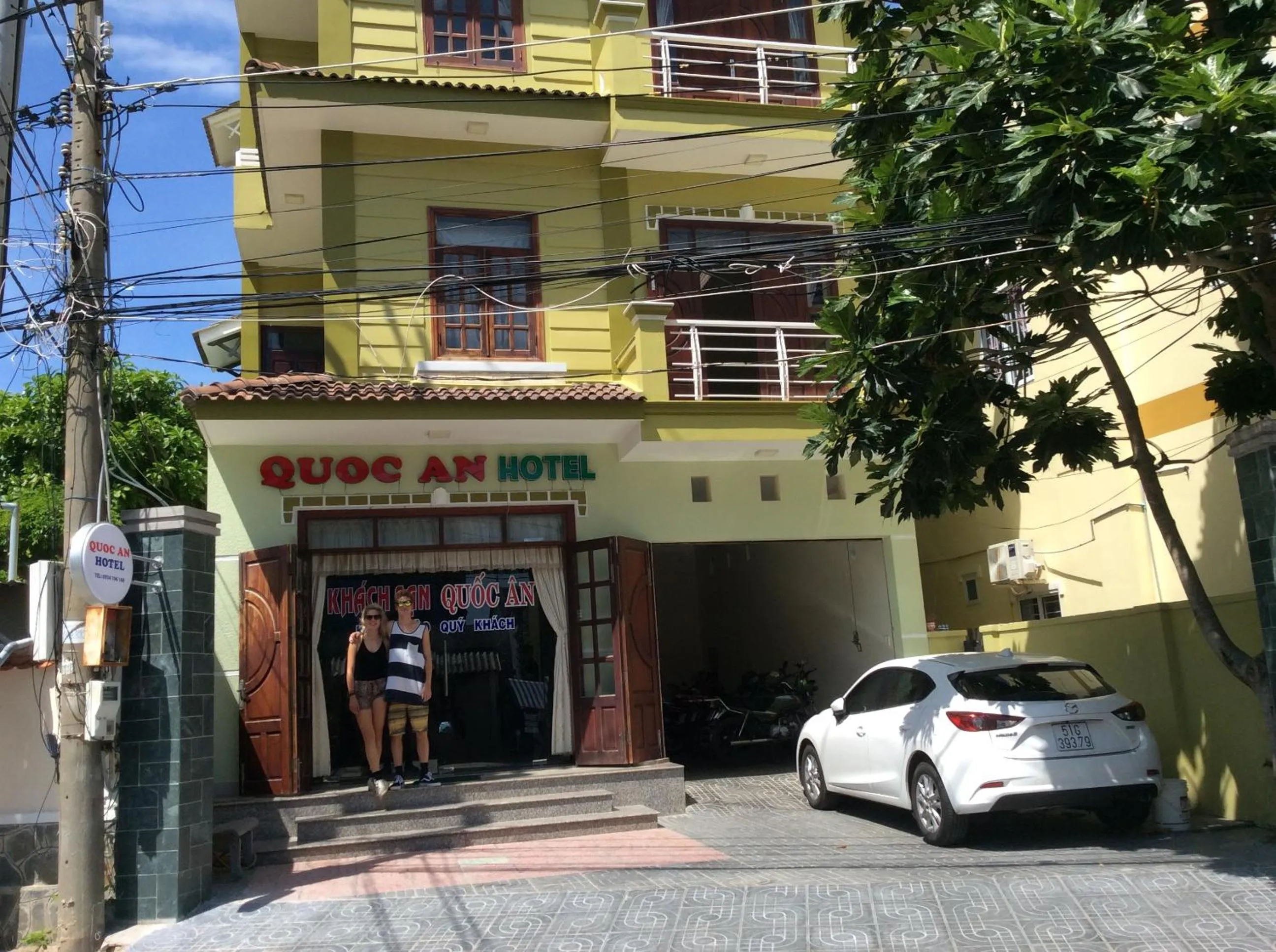group of guests in Quốc Ân Motel