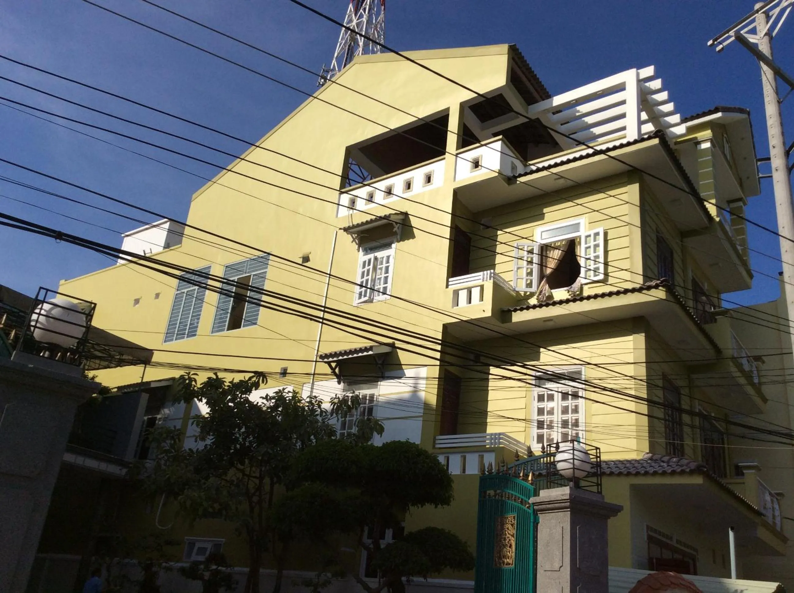 Property building in Quốc Ân Motel