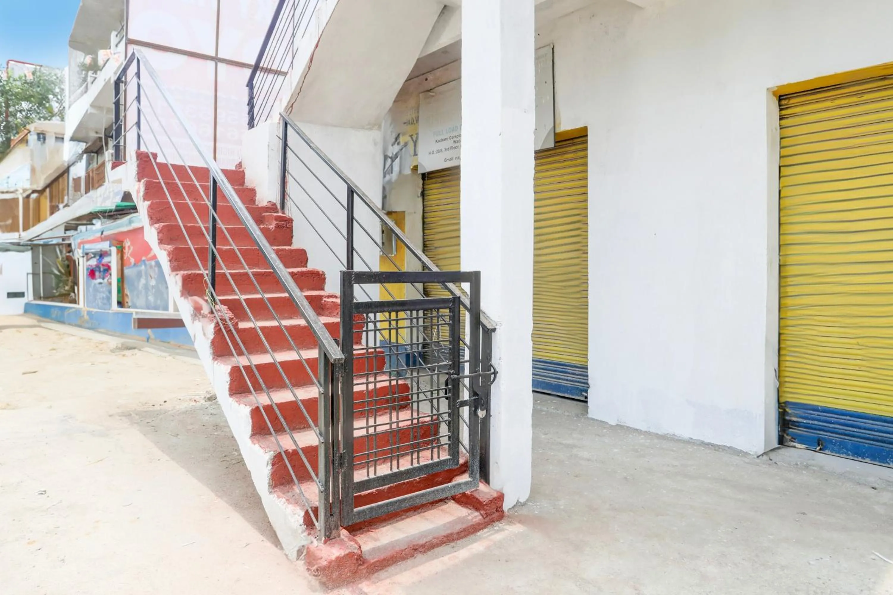 Facade/entrance in Hotel O Sky Villa