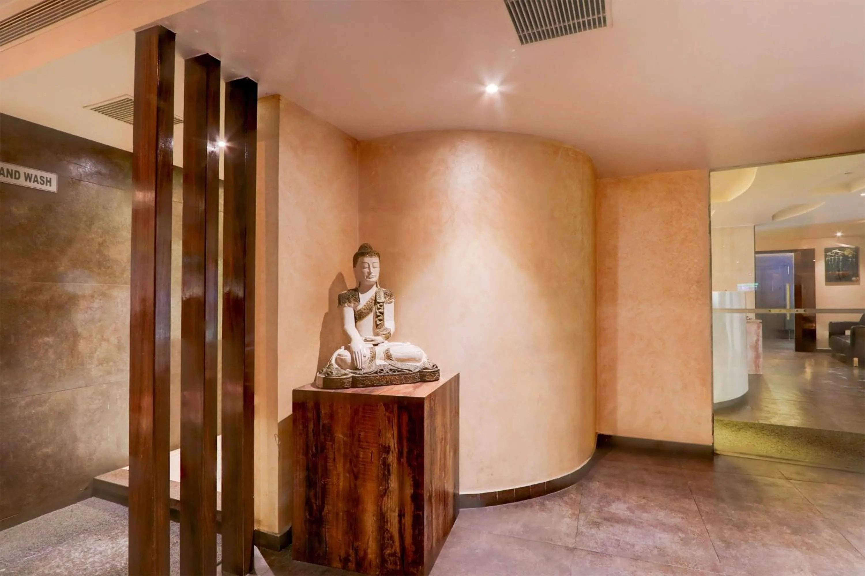 Restaurant/places to eat in Super Townhouse Lotus Grand