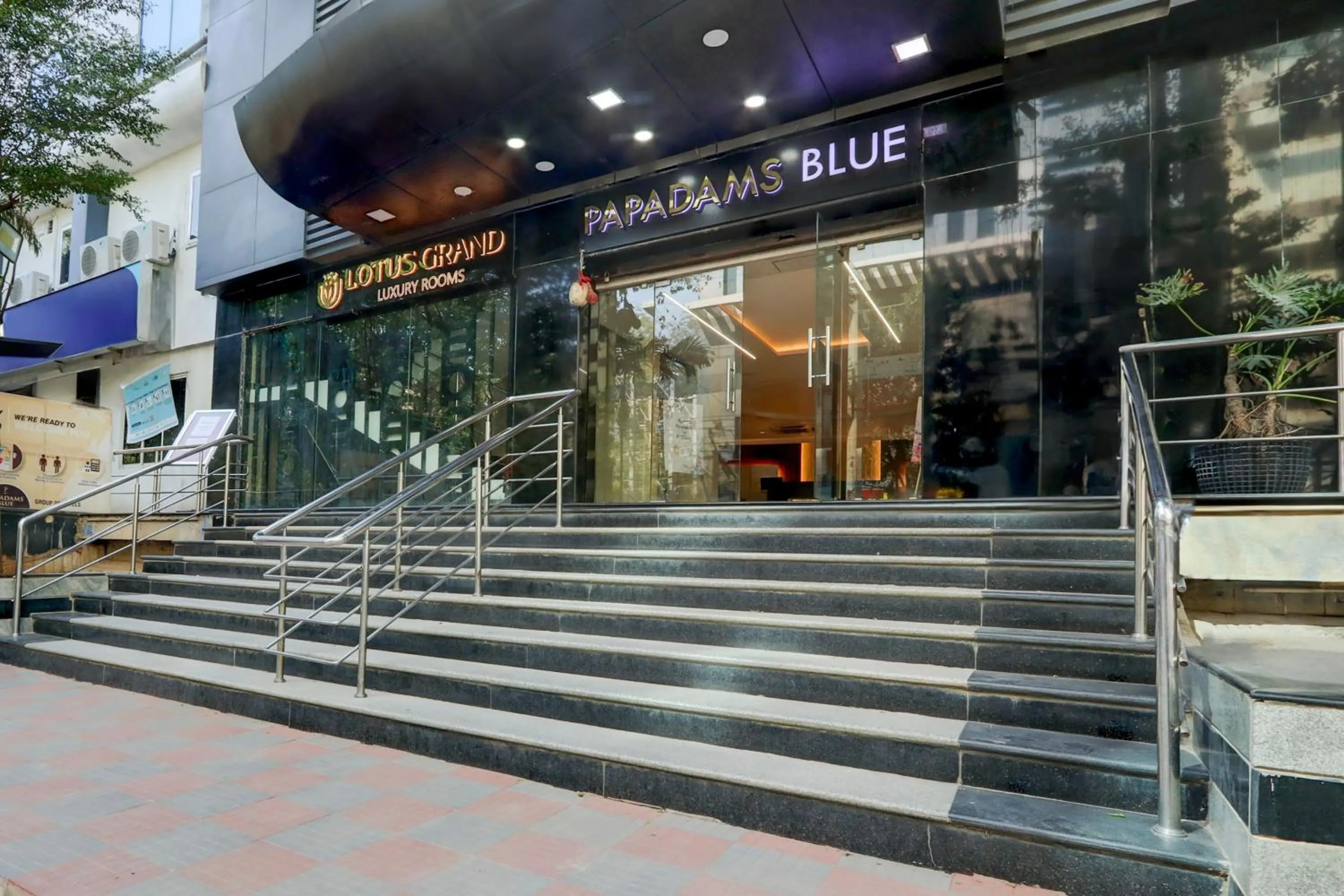 Facade/entrance in Super Townhouse Lotus Grand