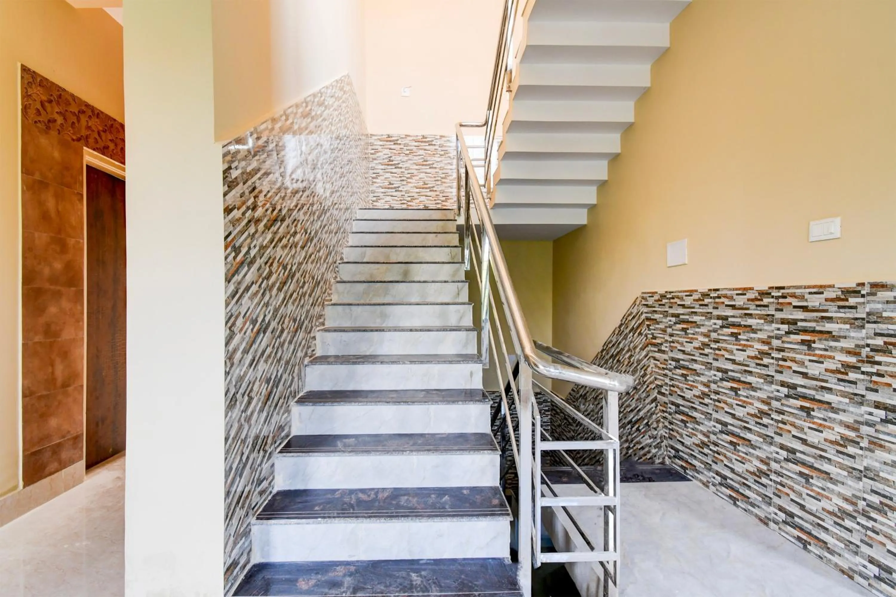 Hotel O SWAIN RESIDENCY