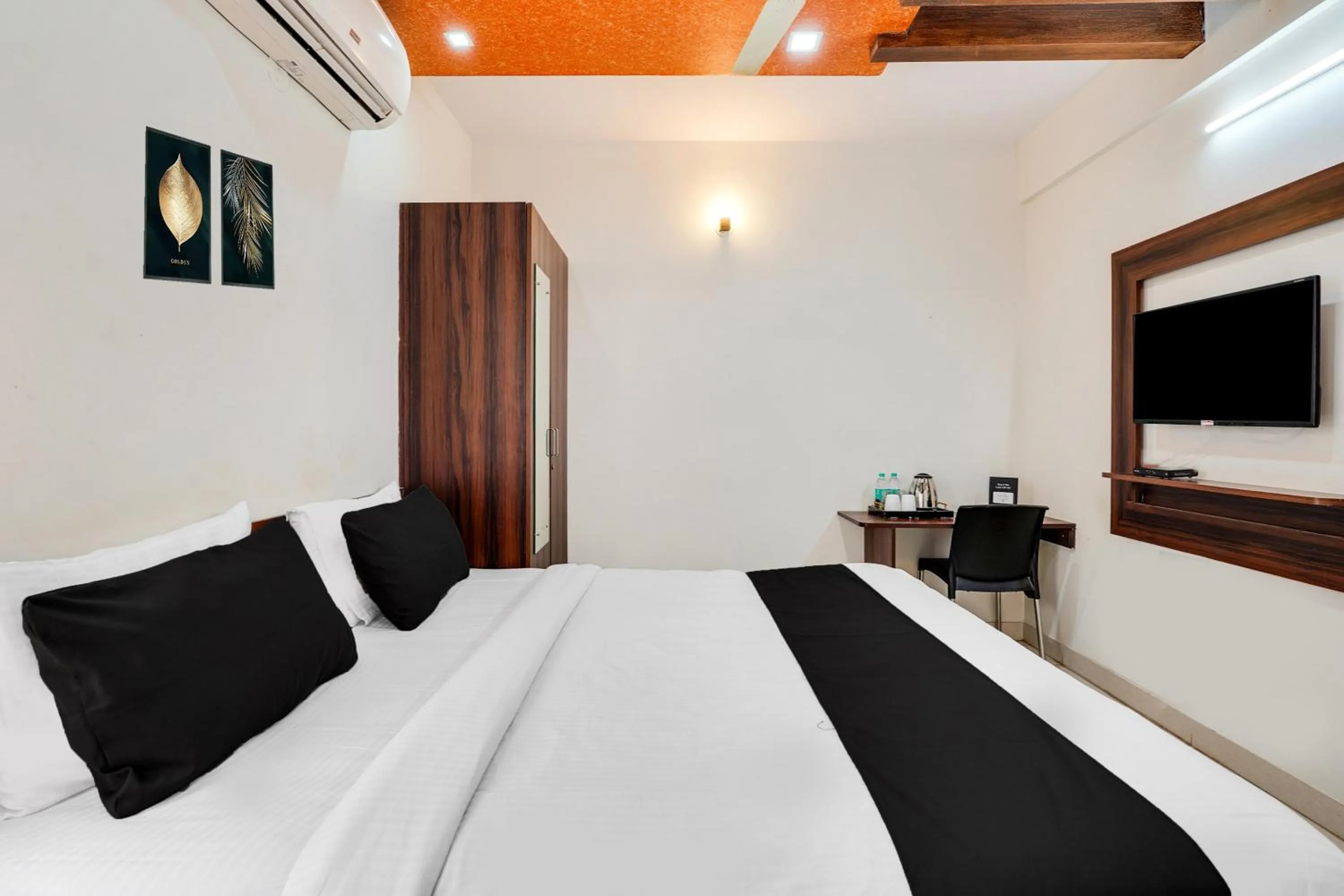 Bedroom, Bed in Super Collection O Bangalore Airport Road