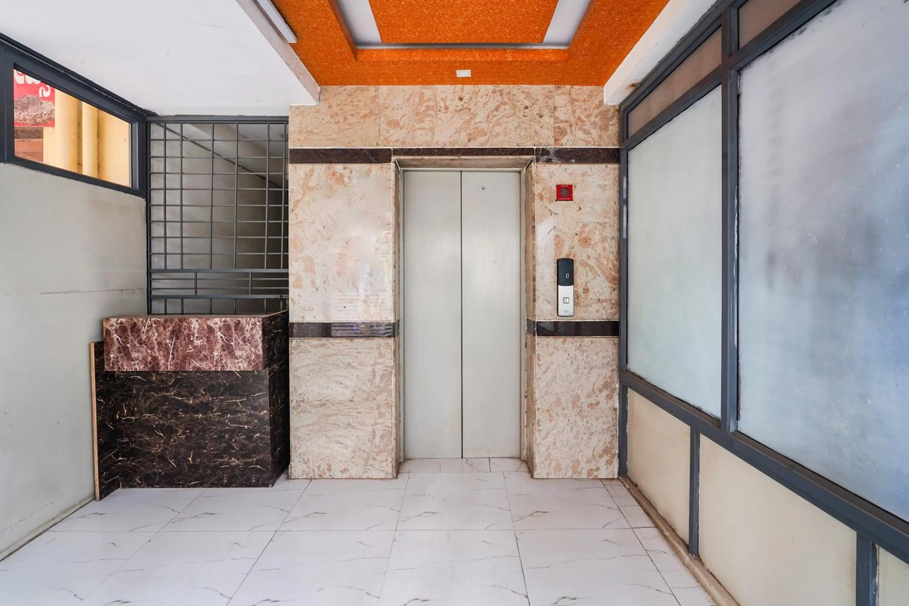 Lobby or reception in Super Collection O Bangalore Airport Road