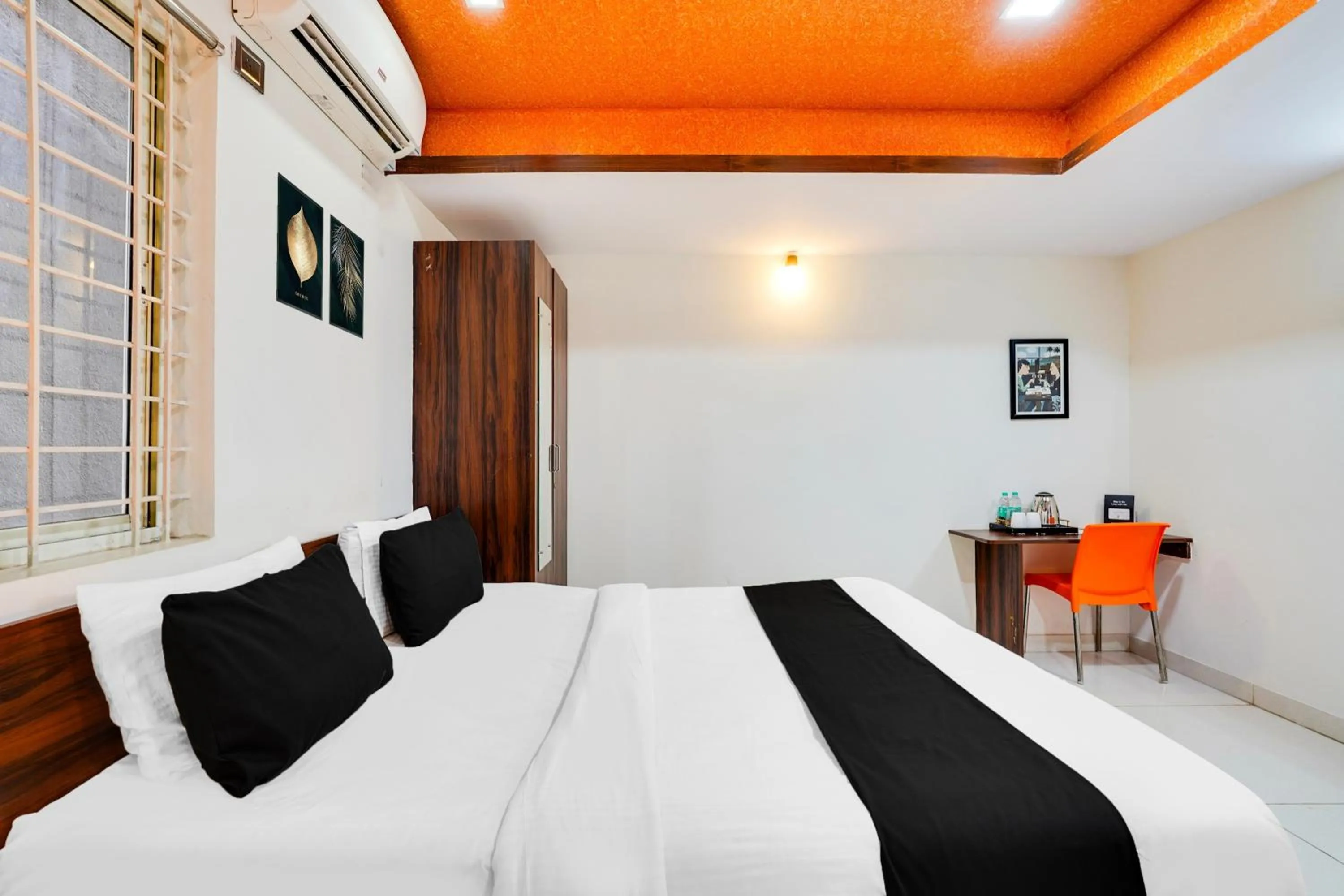 Bedroom, Bed in Super Collection O Bangalore Airport Road