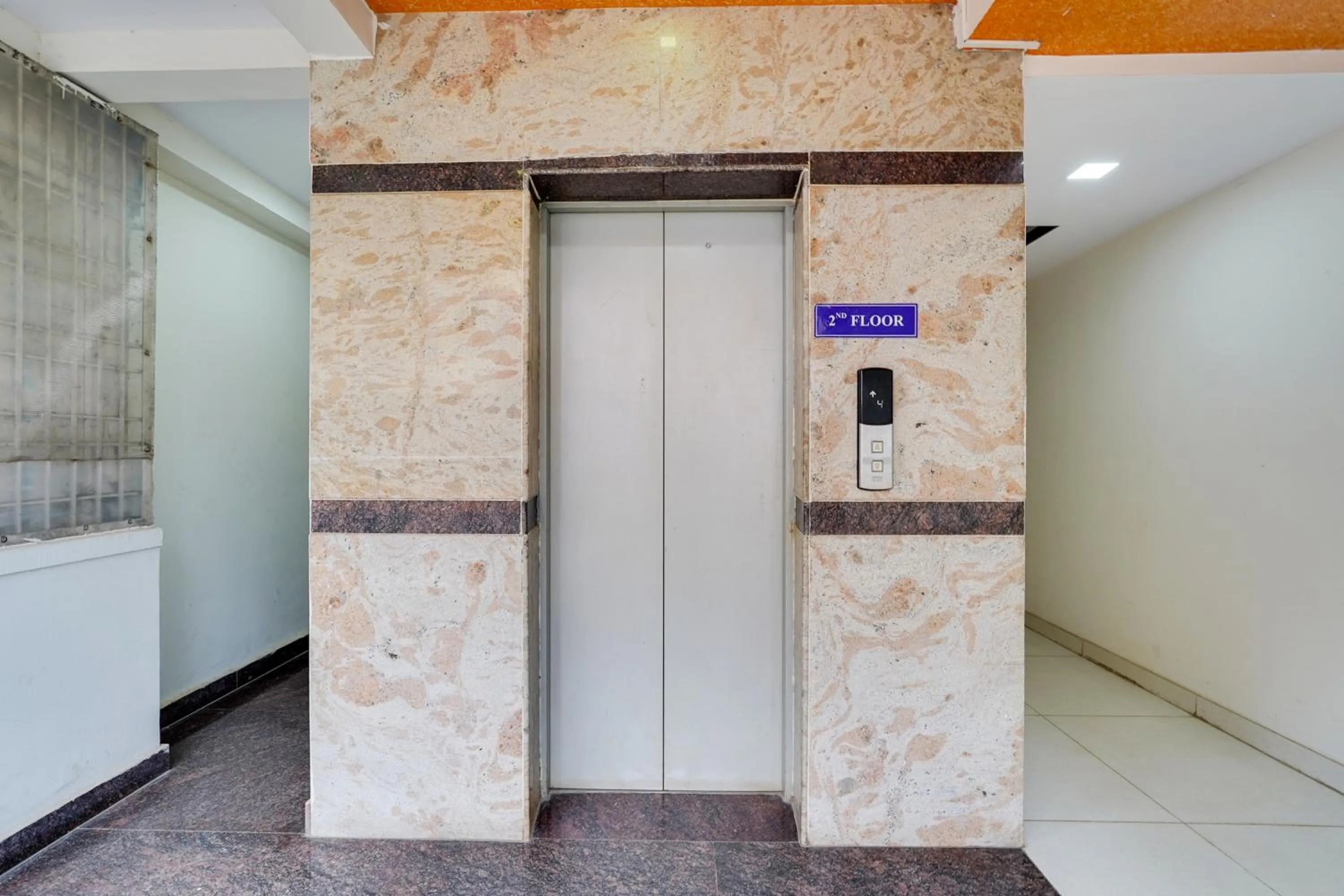 Lobby or reception in Super Collection O Bangalore Airport Road