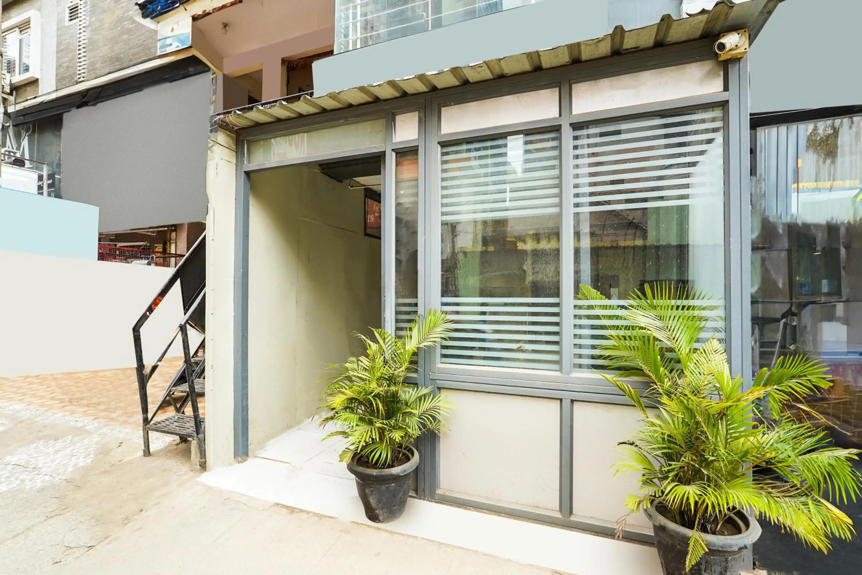 Facade/entrance in Super Collection O Bangalore Airport Road