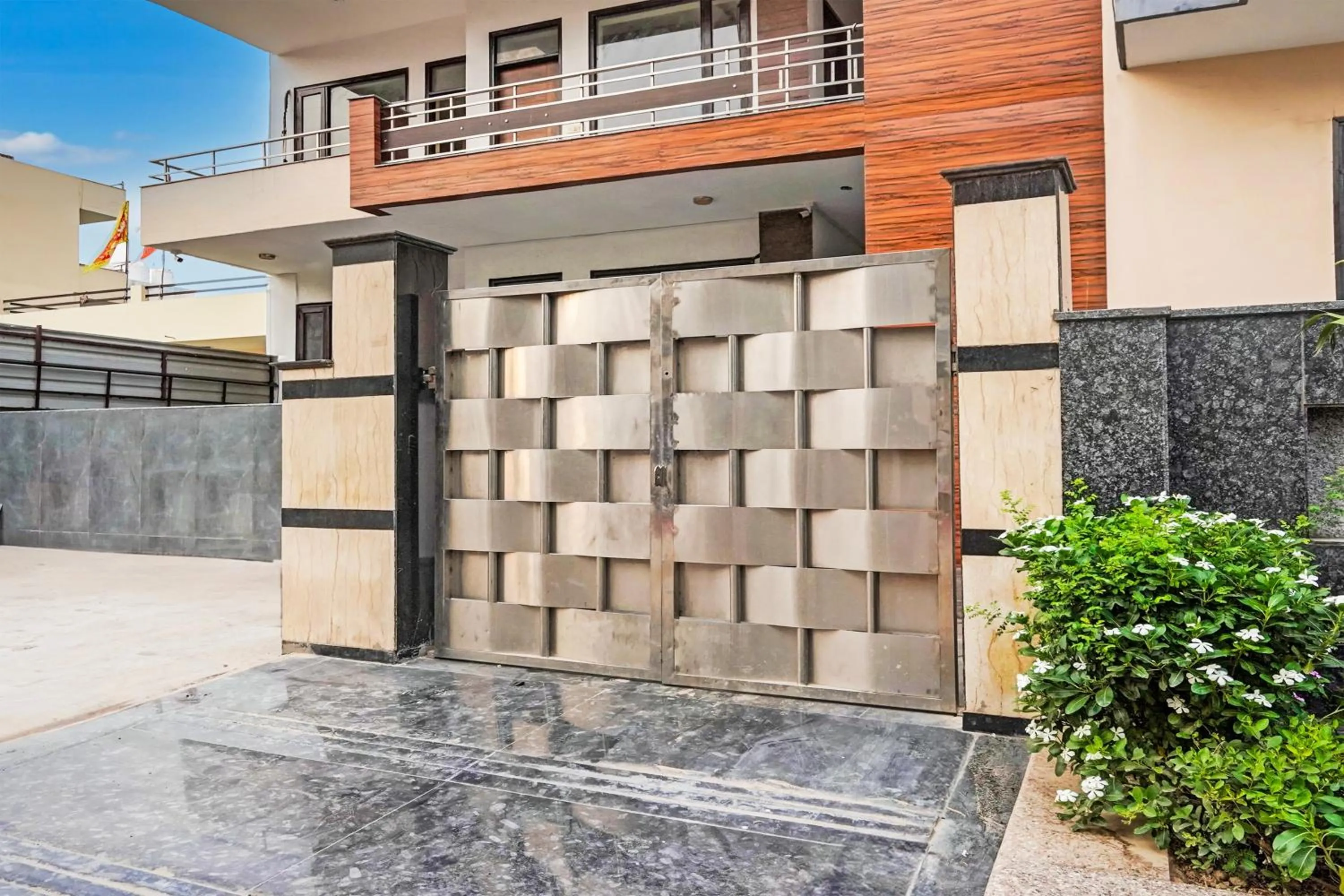 Facade/entrance in Townhouse Delight Inn