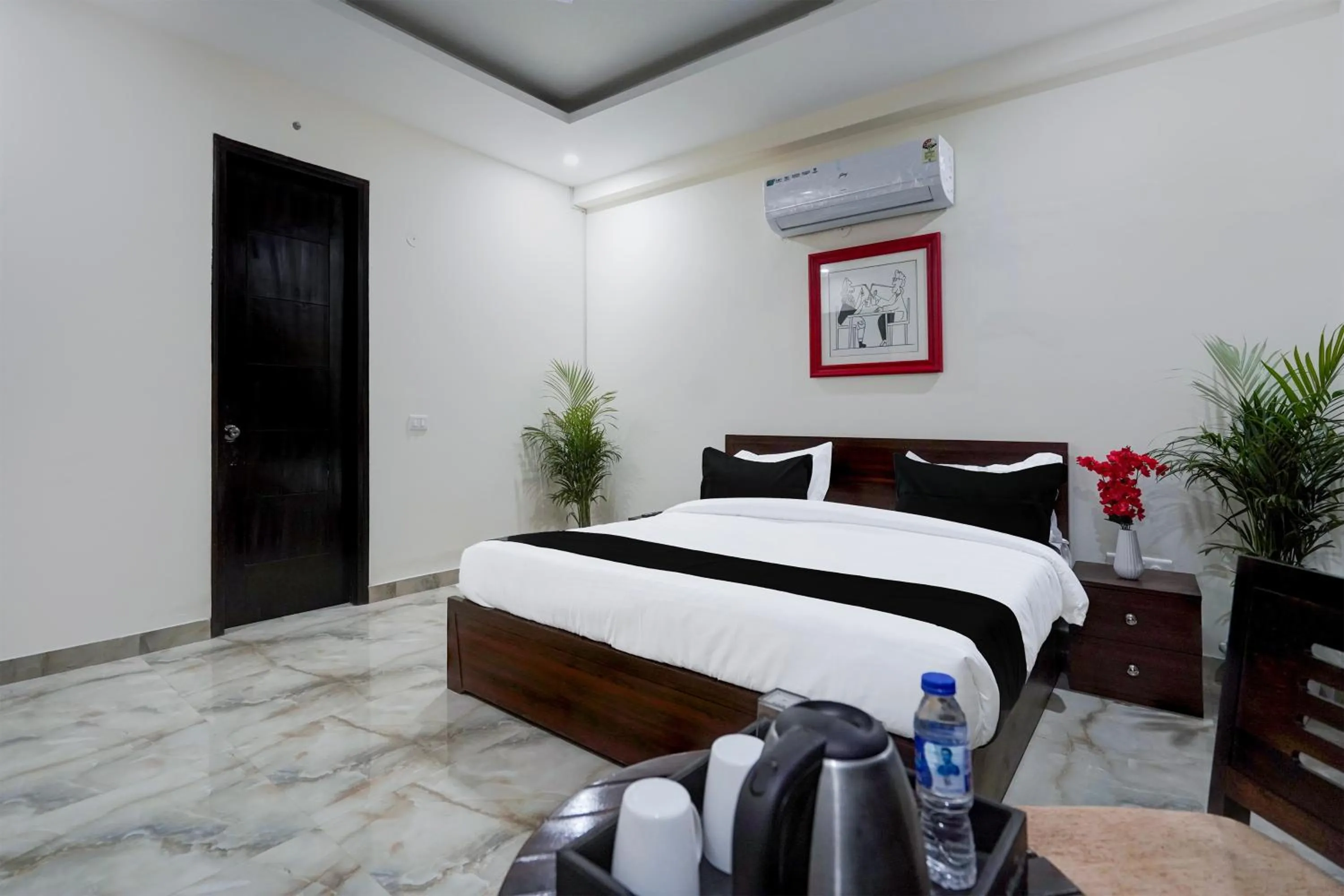 Bedroom, Bed in Townhouse Delight Inn