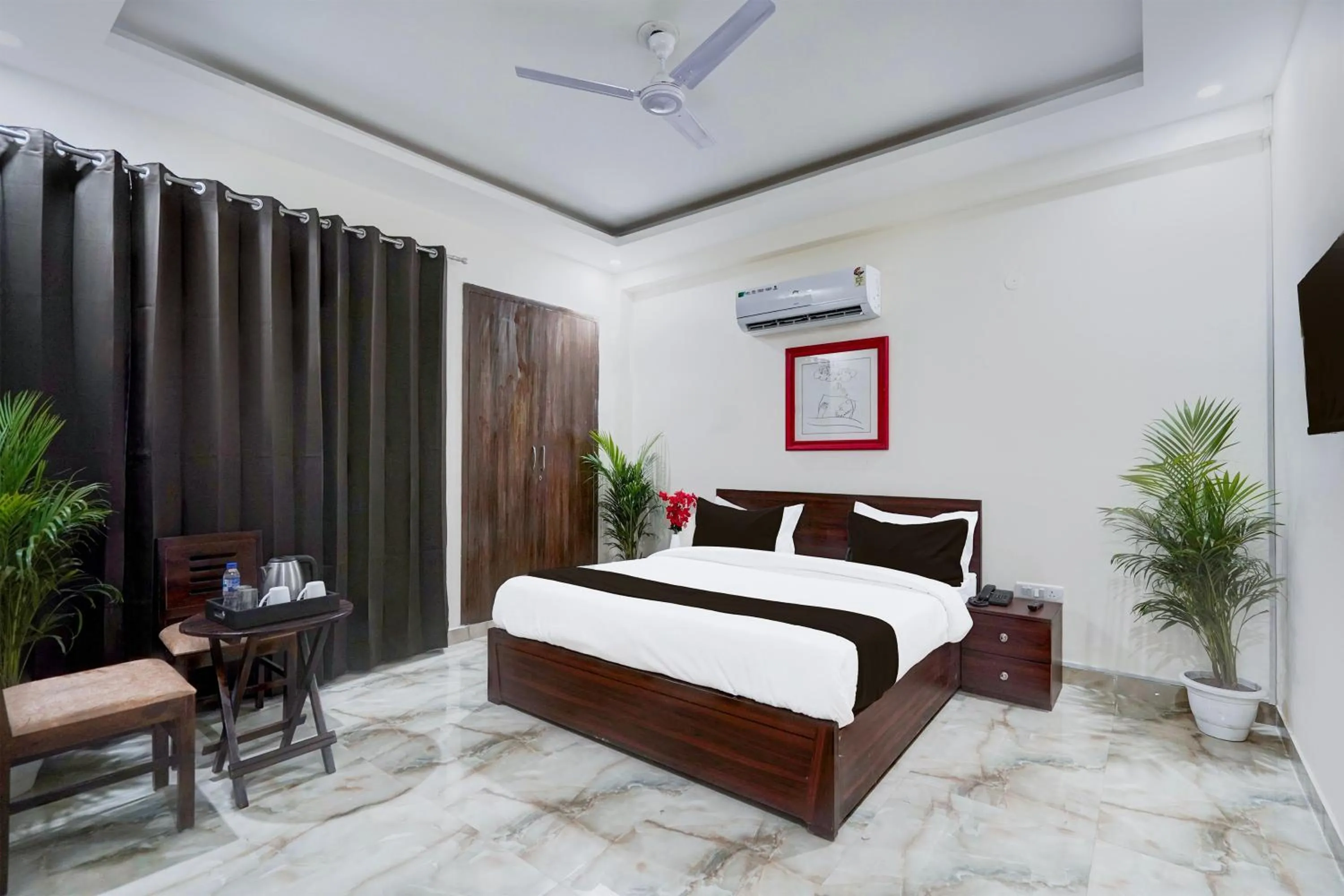 Bedroom, Bed in Townhouse Delight Inn