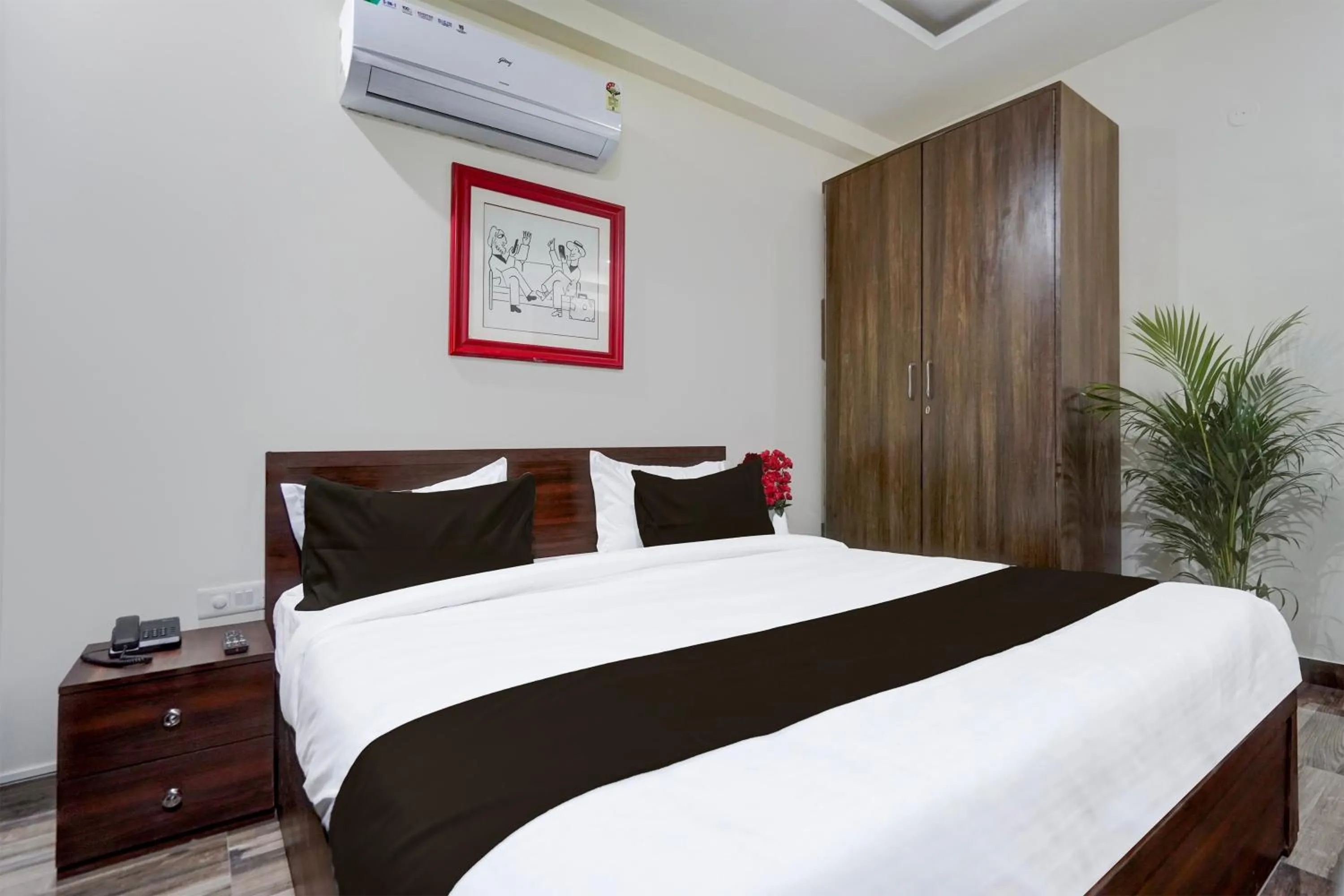 Bedroom, Bed in Townhouse Delight Inn